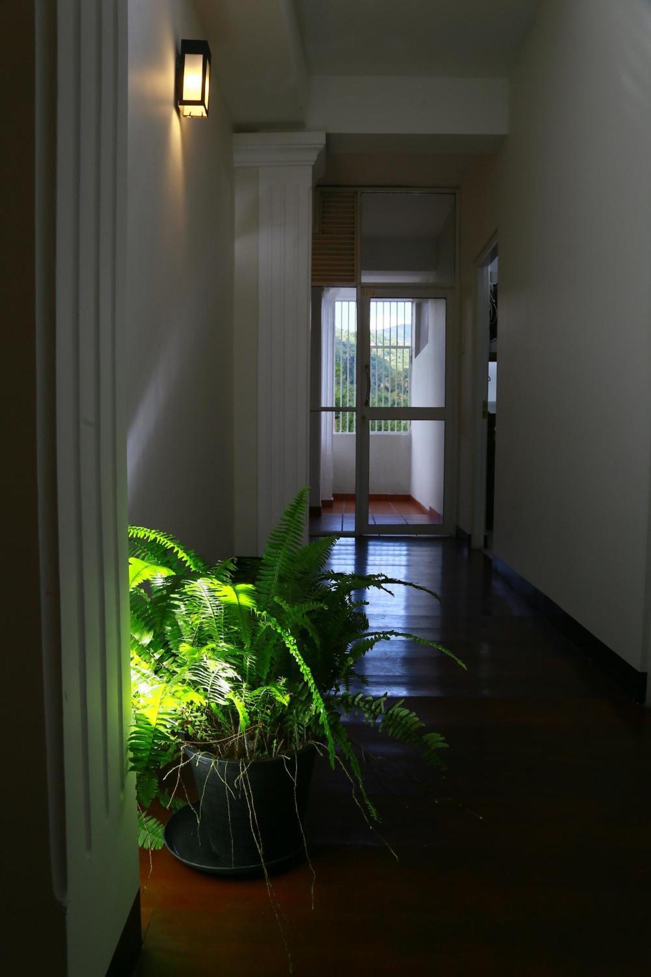 Nest Hotel *