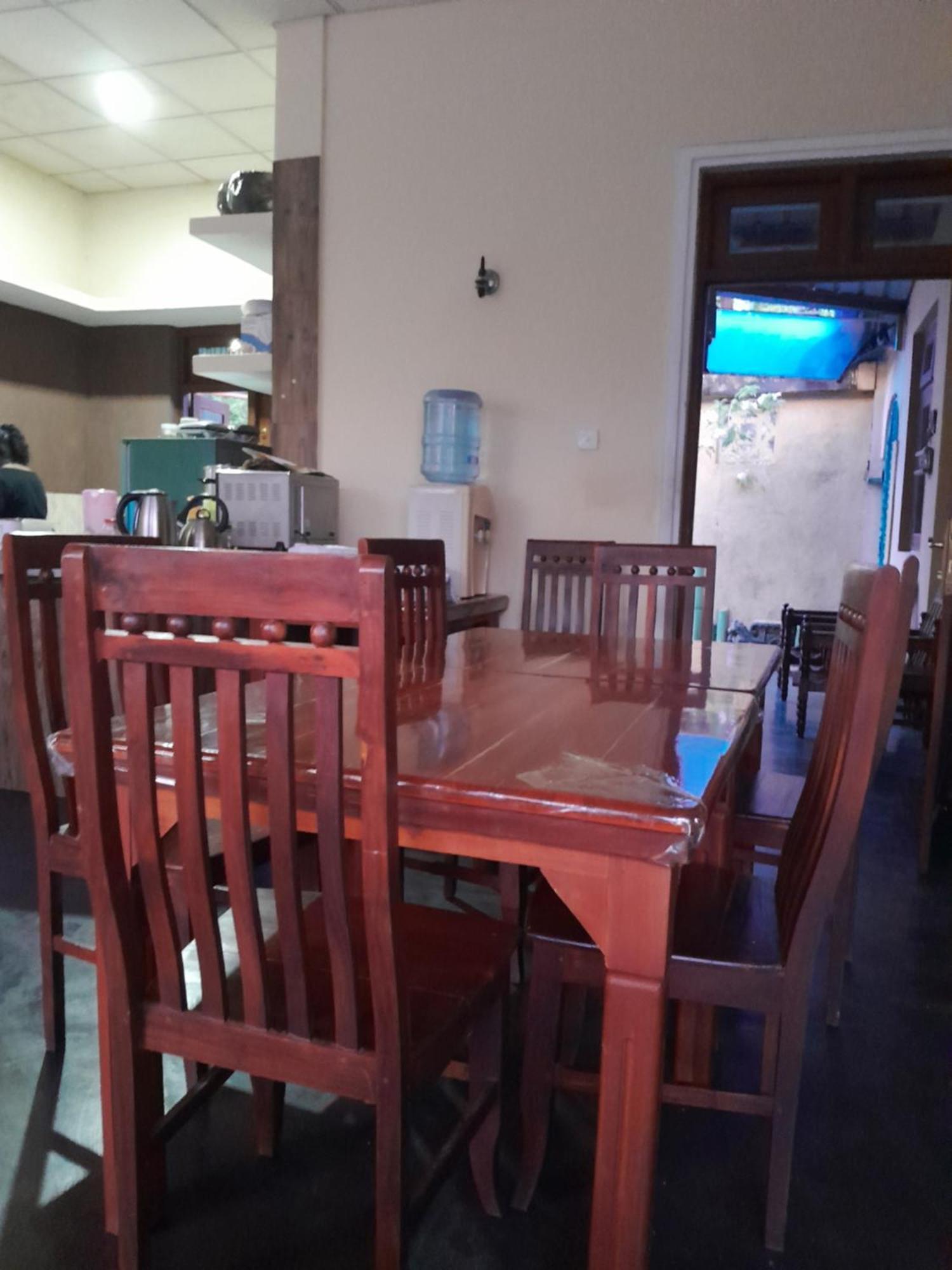 Guest house Lanka Peter's House Tourist And Restaurant