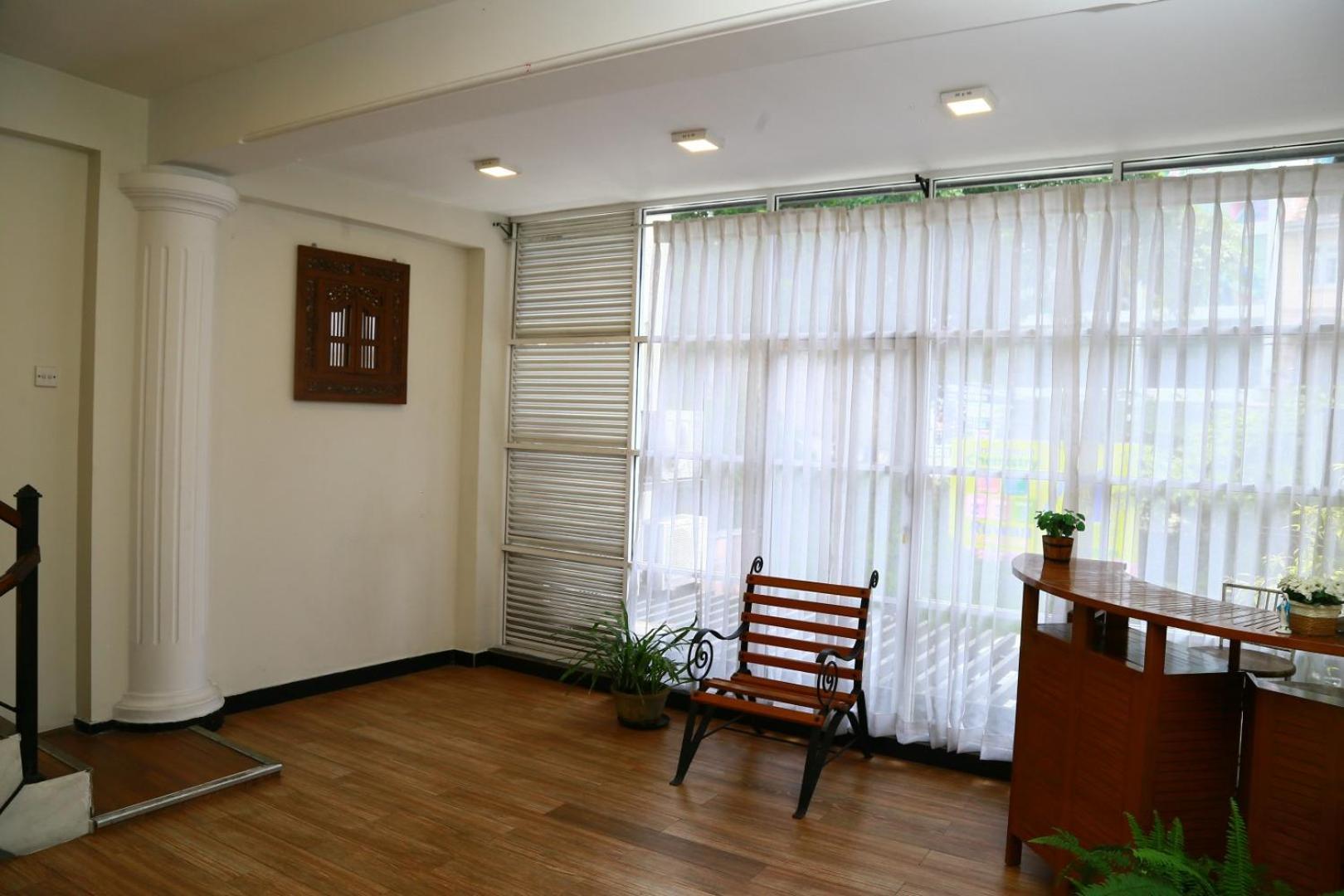 Hotel Nest *