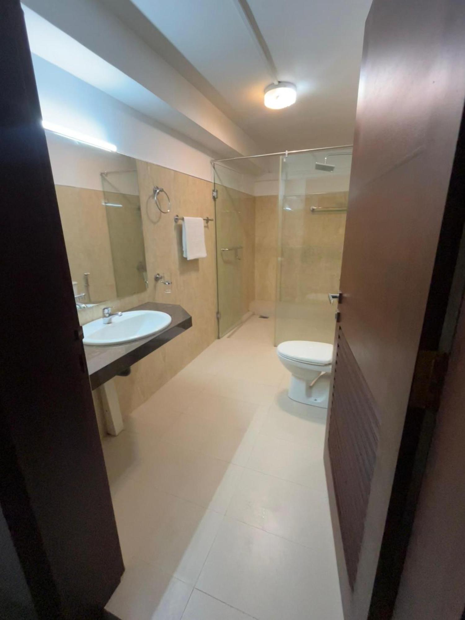 Hotel By Lakjaya Kandy