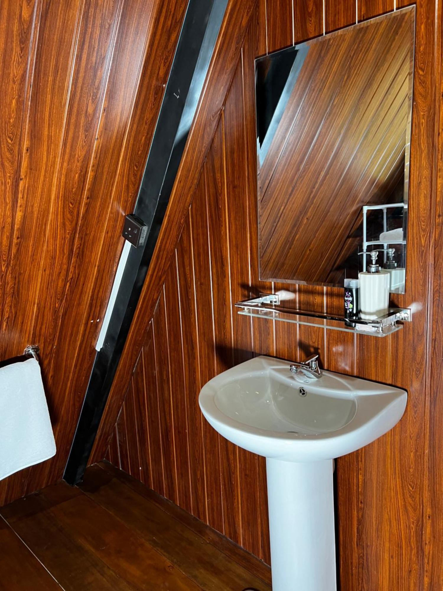 Misty Haven A-frame Chalet Kandy