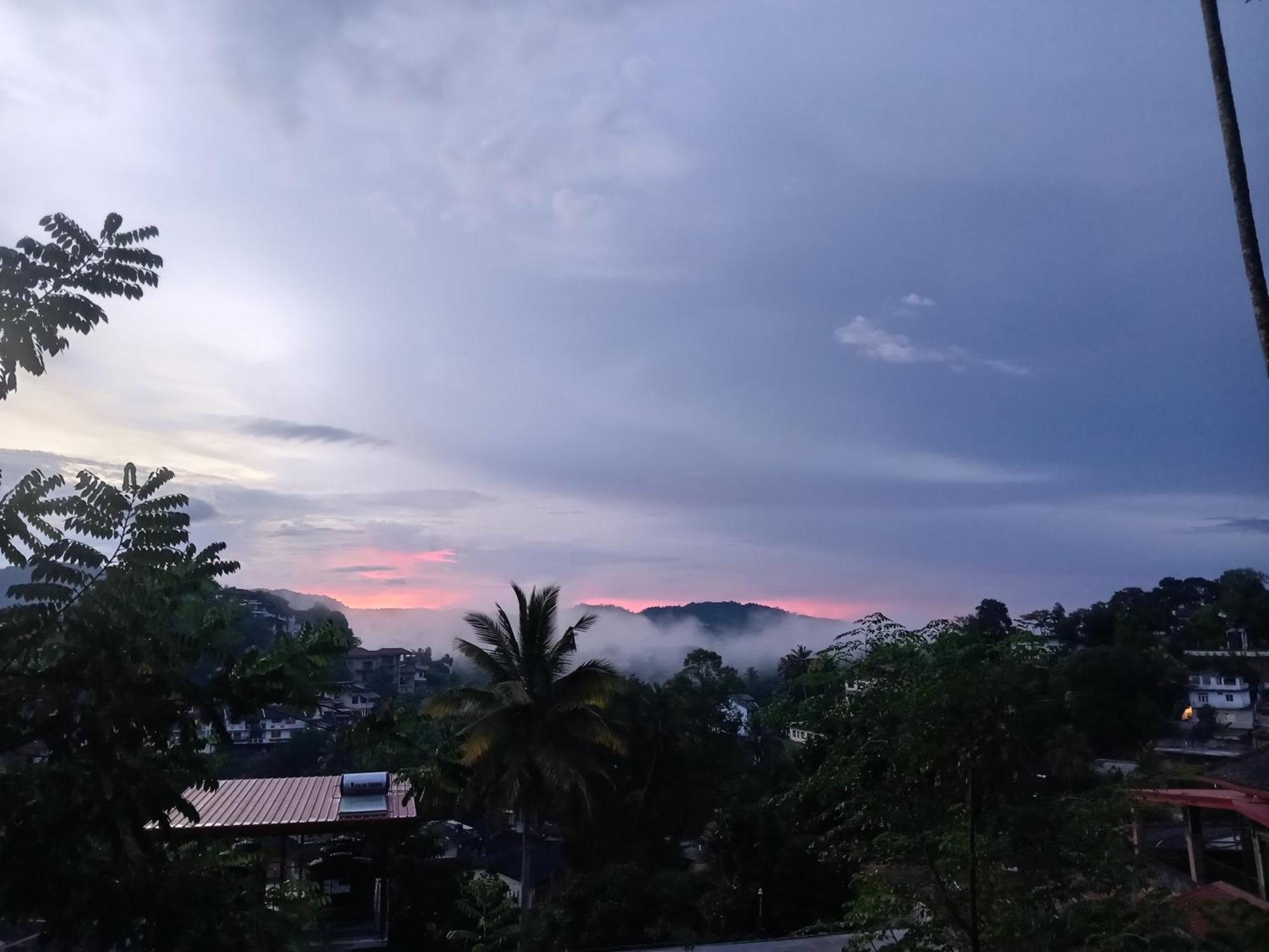 Fly Infinity - Homestay Kandy