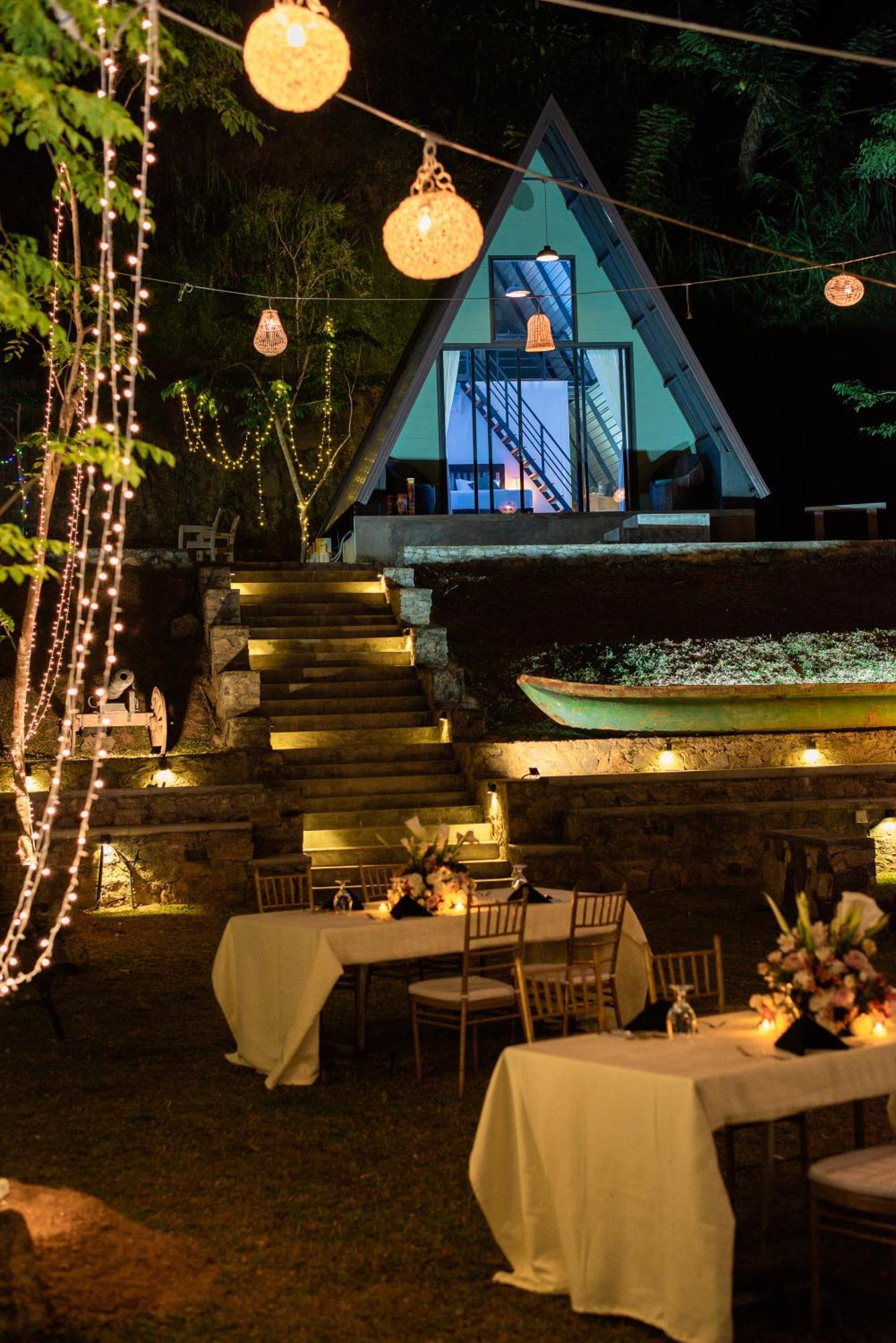 Kandy, River Moon Luxury tent