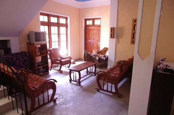 Guest house Lanka Peter's House Tourist And Restaurant