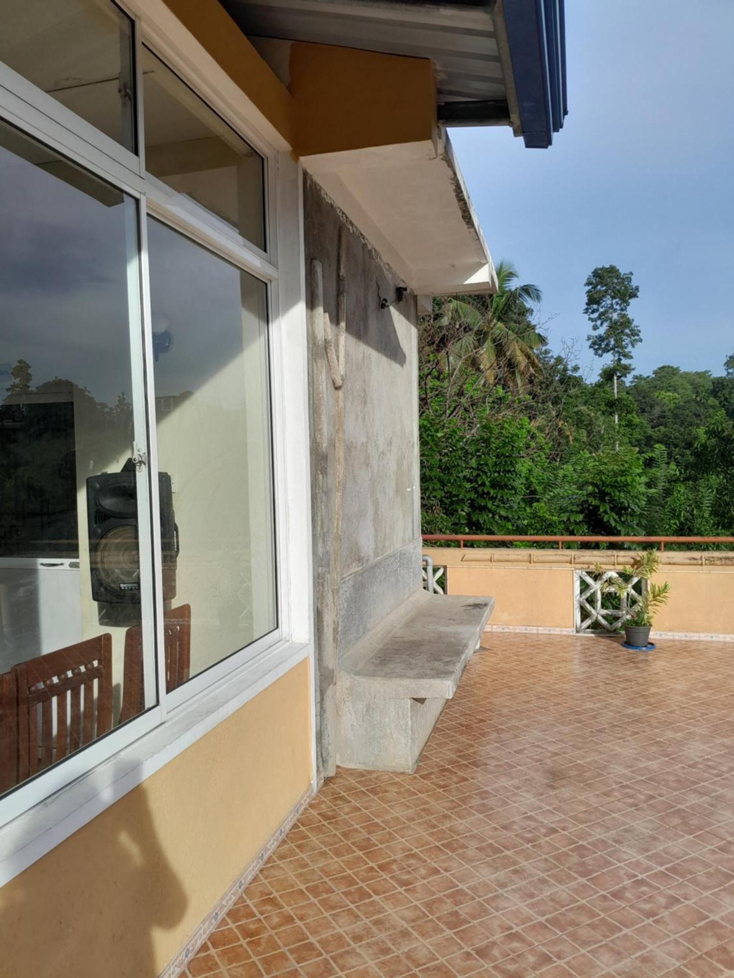 Guest house Lanka Peter's House Tourist And Restaurant *