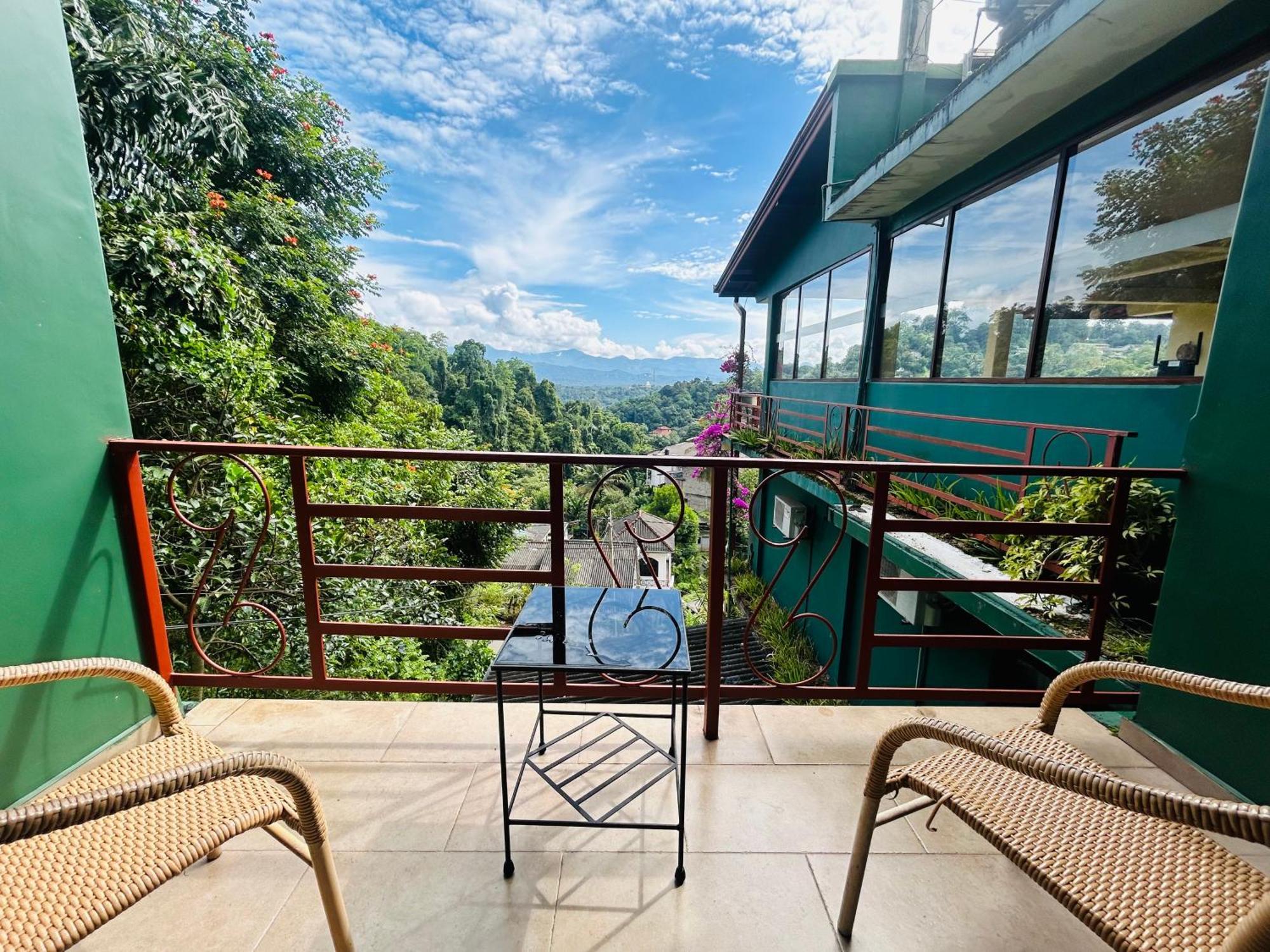 Resort Nature Walk Kandy