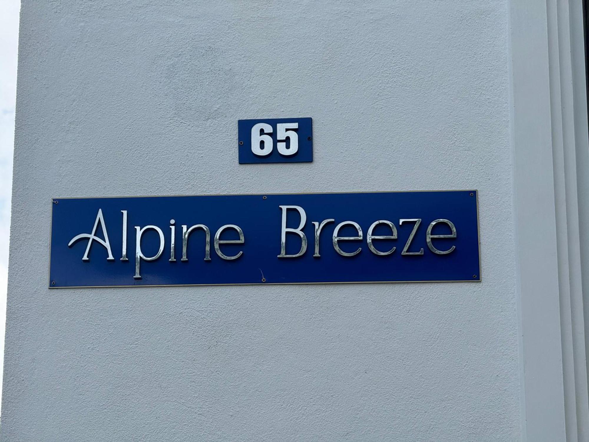 Alpine Breeze Bed & Breakfast Kandy