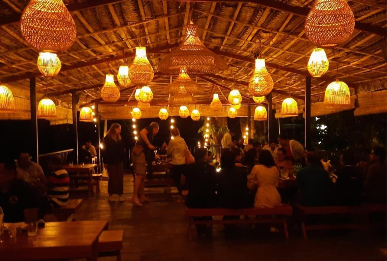 Waterfront * Kandy