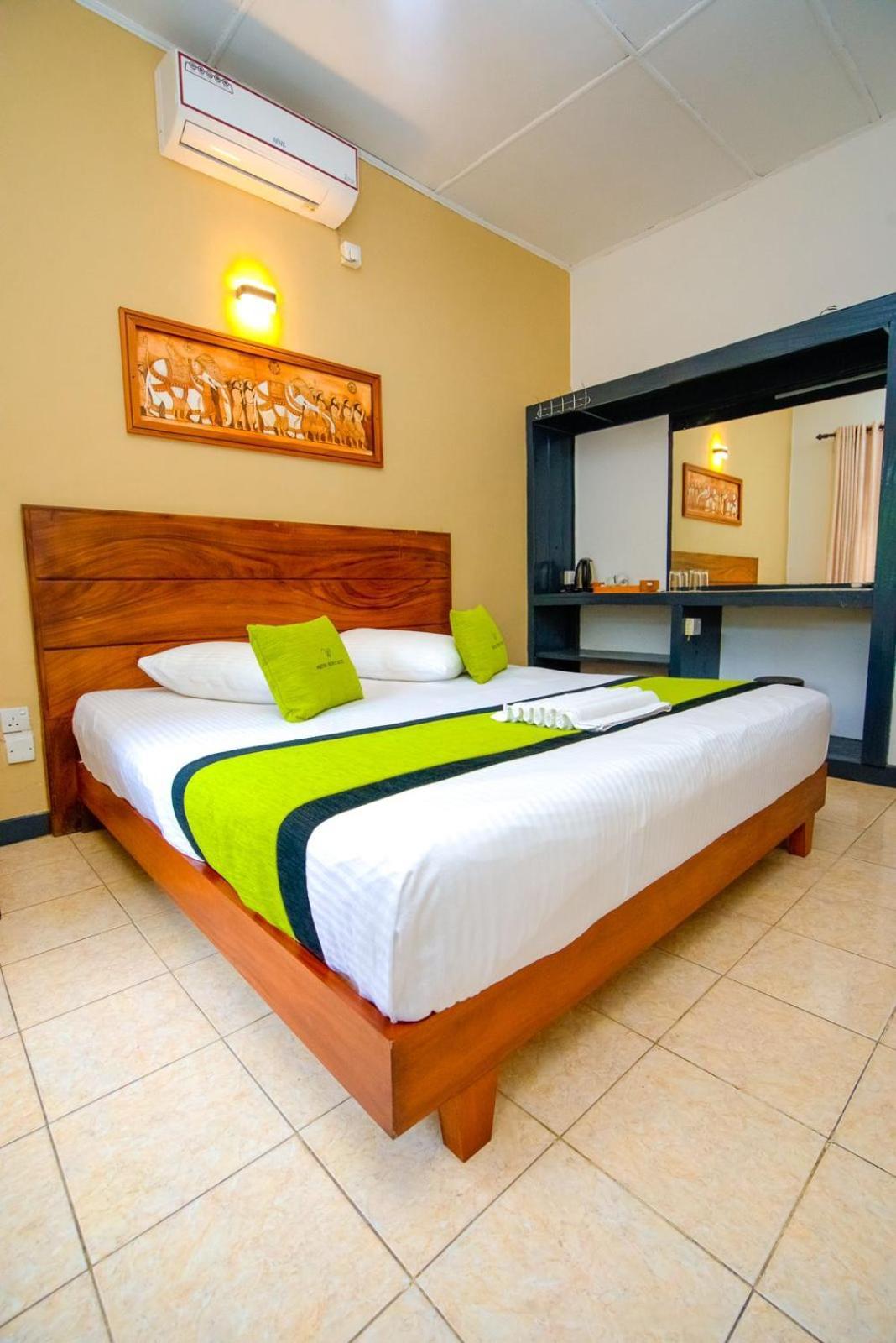 Hotel Waterfront Kandy