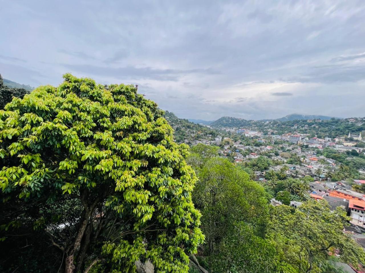 Hotel Hanthana Heights Kandy