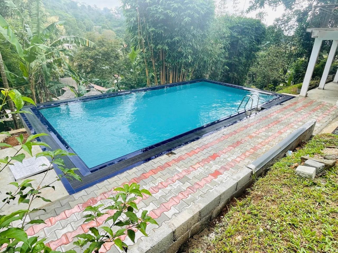 Hotel Lavender Hills 3*