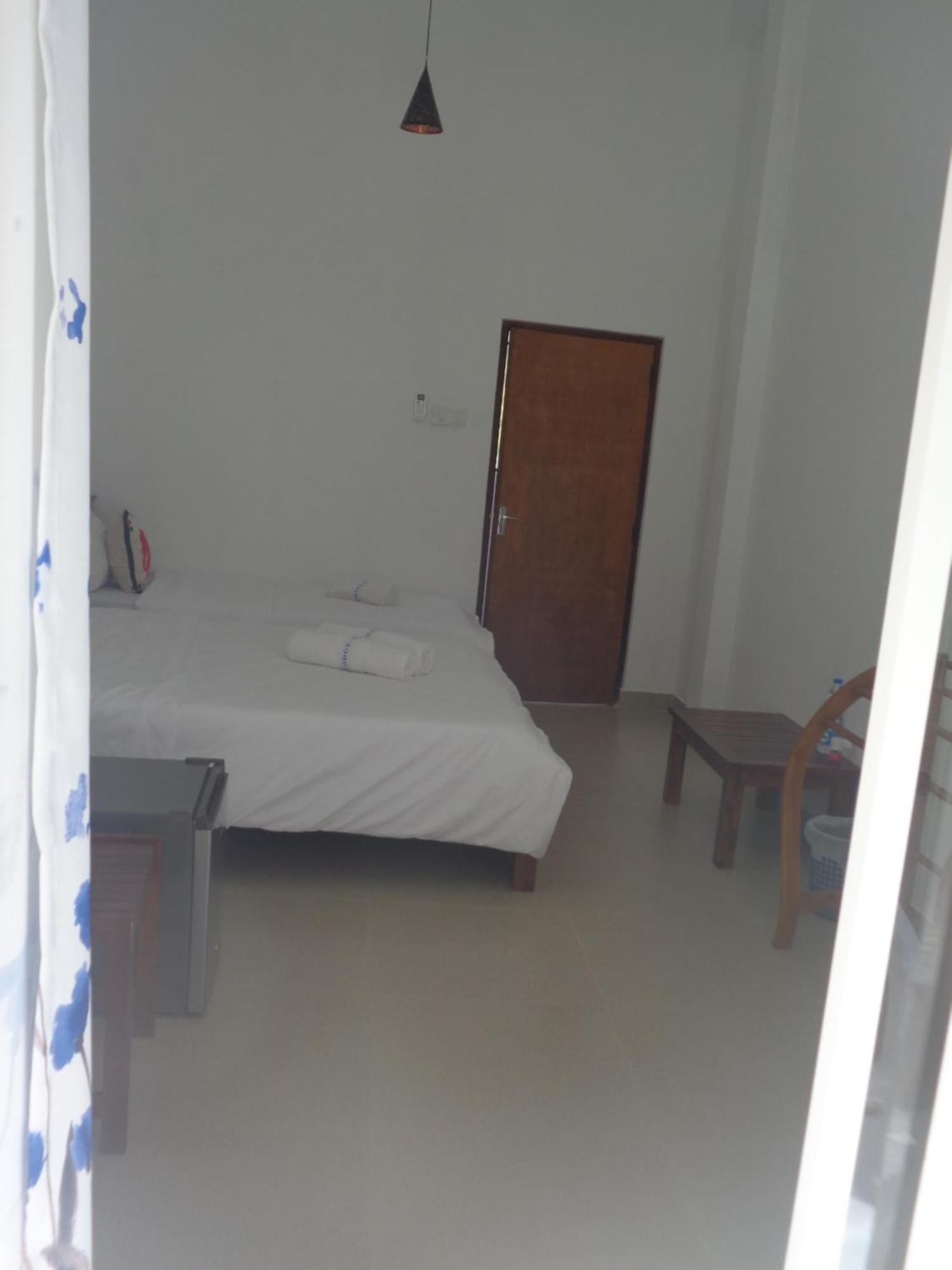Bed & Breakfast White 3*