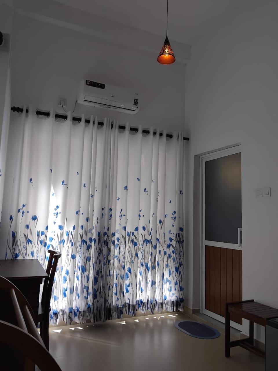 White Bed & Breakfast Kandy