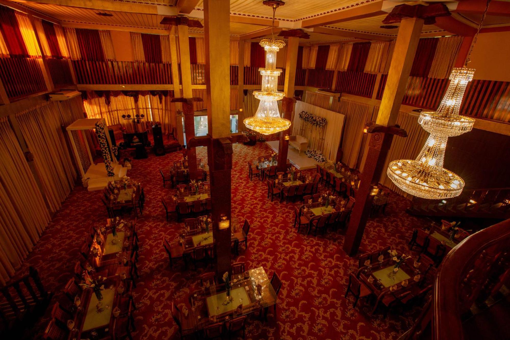Delma Mount View Hotel *