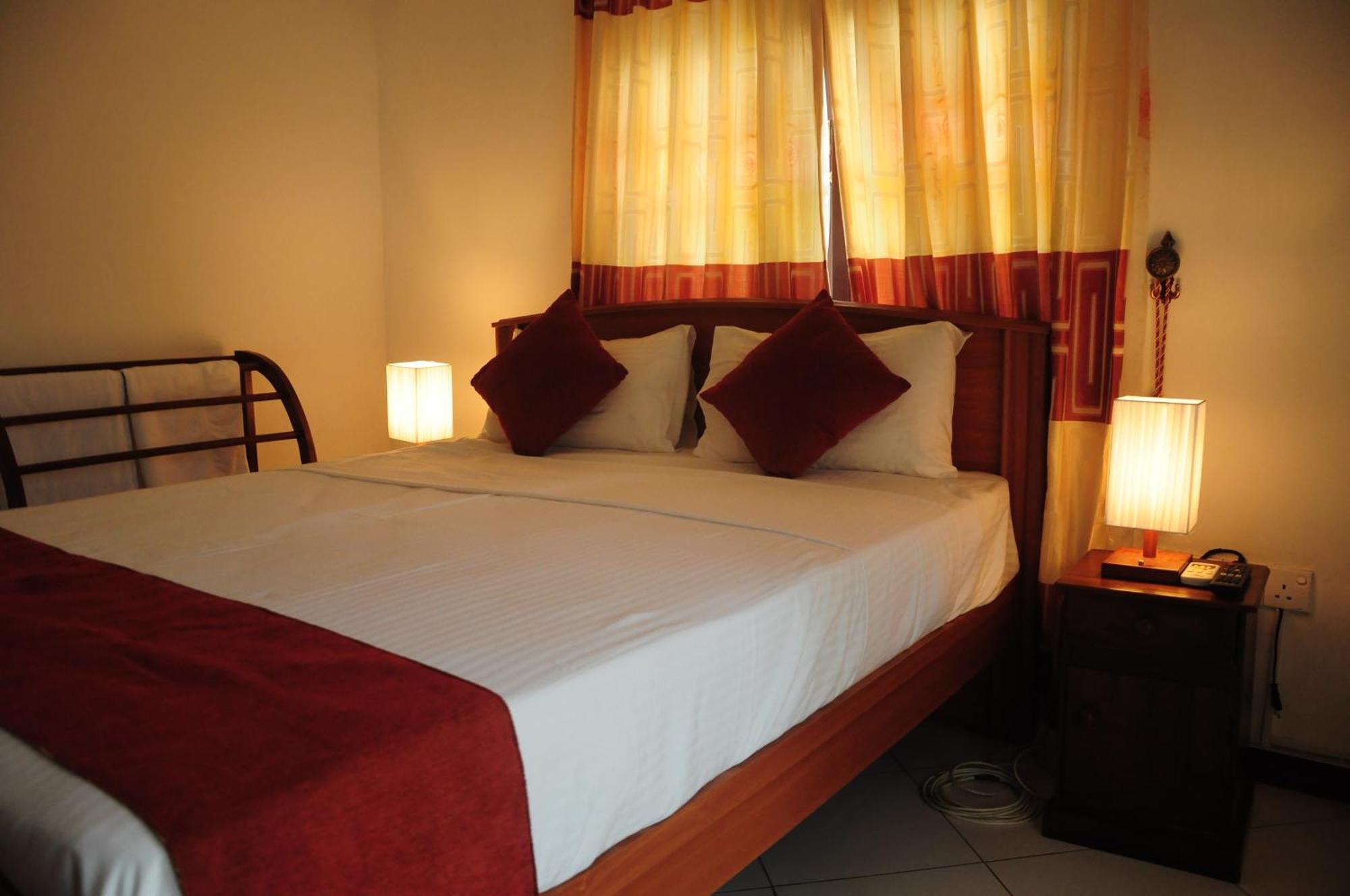 Vino Tourists & Local - 24 Hrs 3* Kandy
