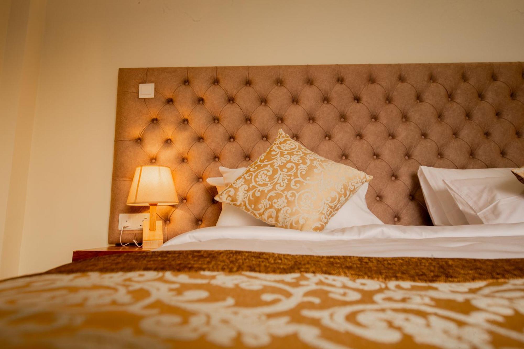 Manthra Leisure Hotel *