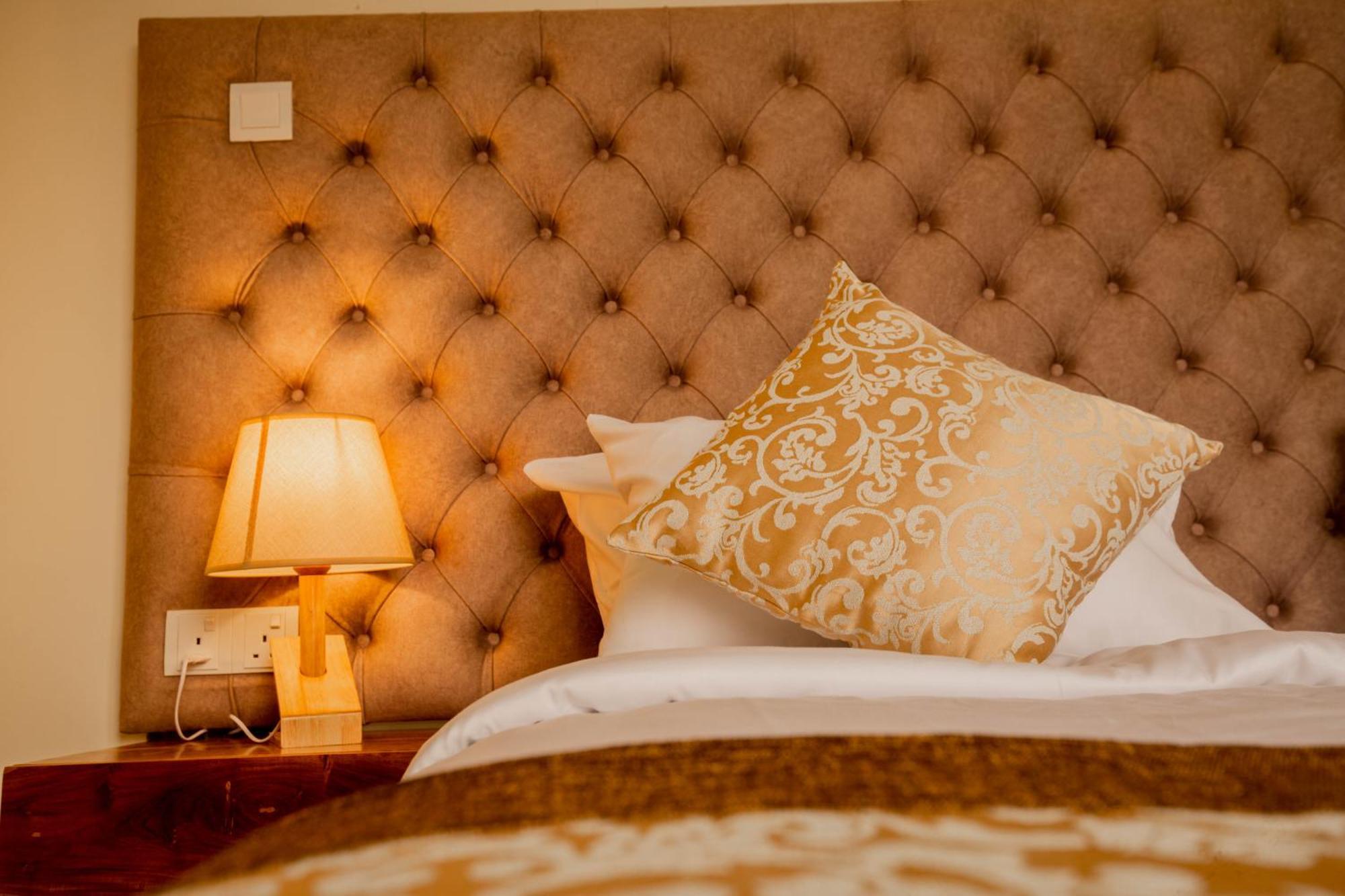 Hotel Manthra Leisure Kandy