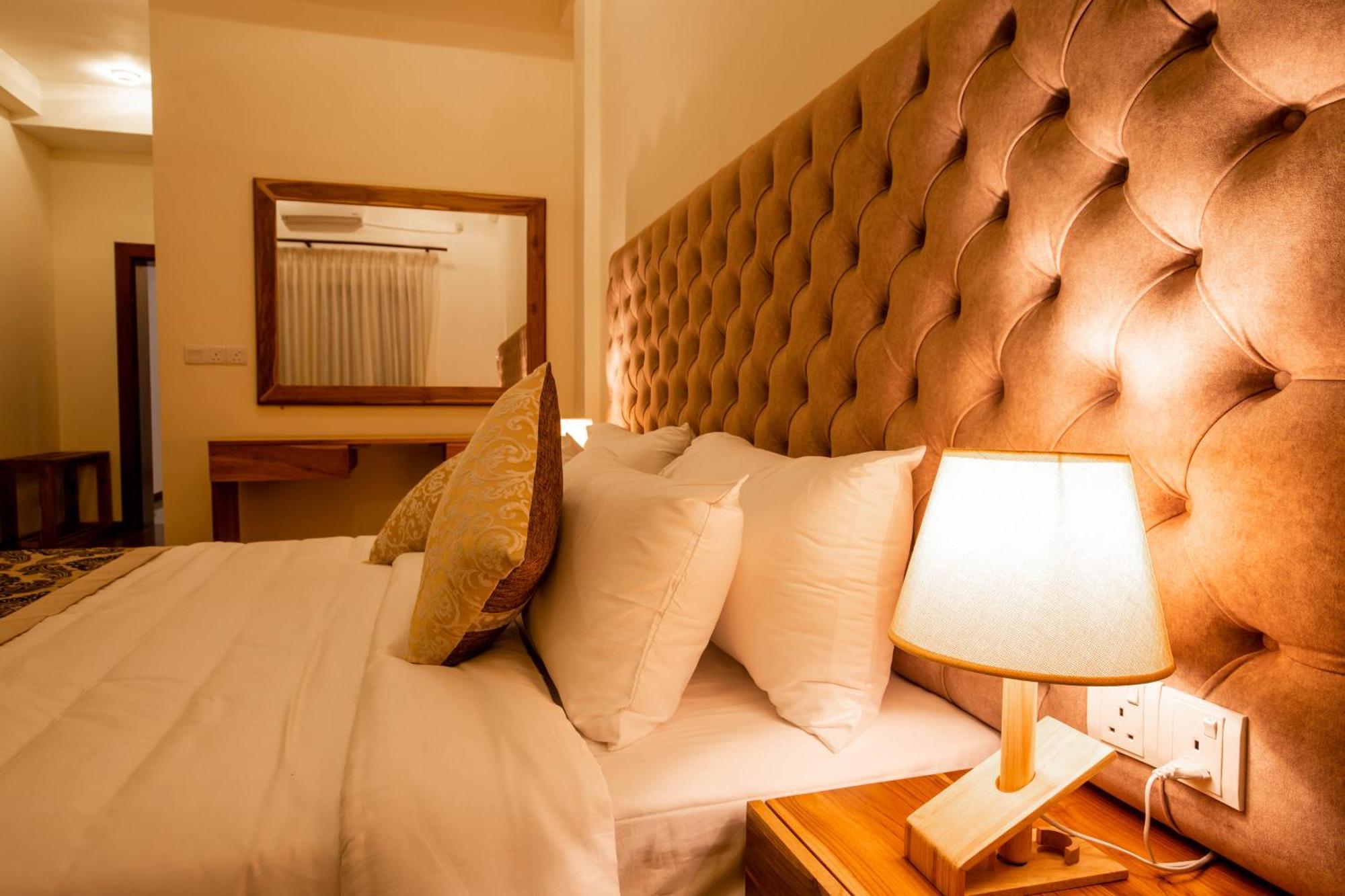 Manthra Leisure Hotel *