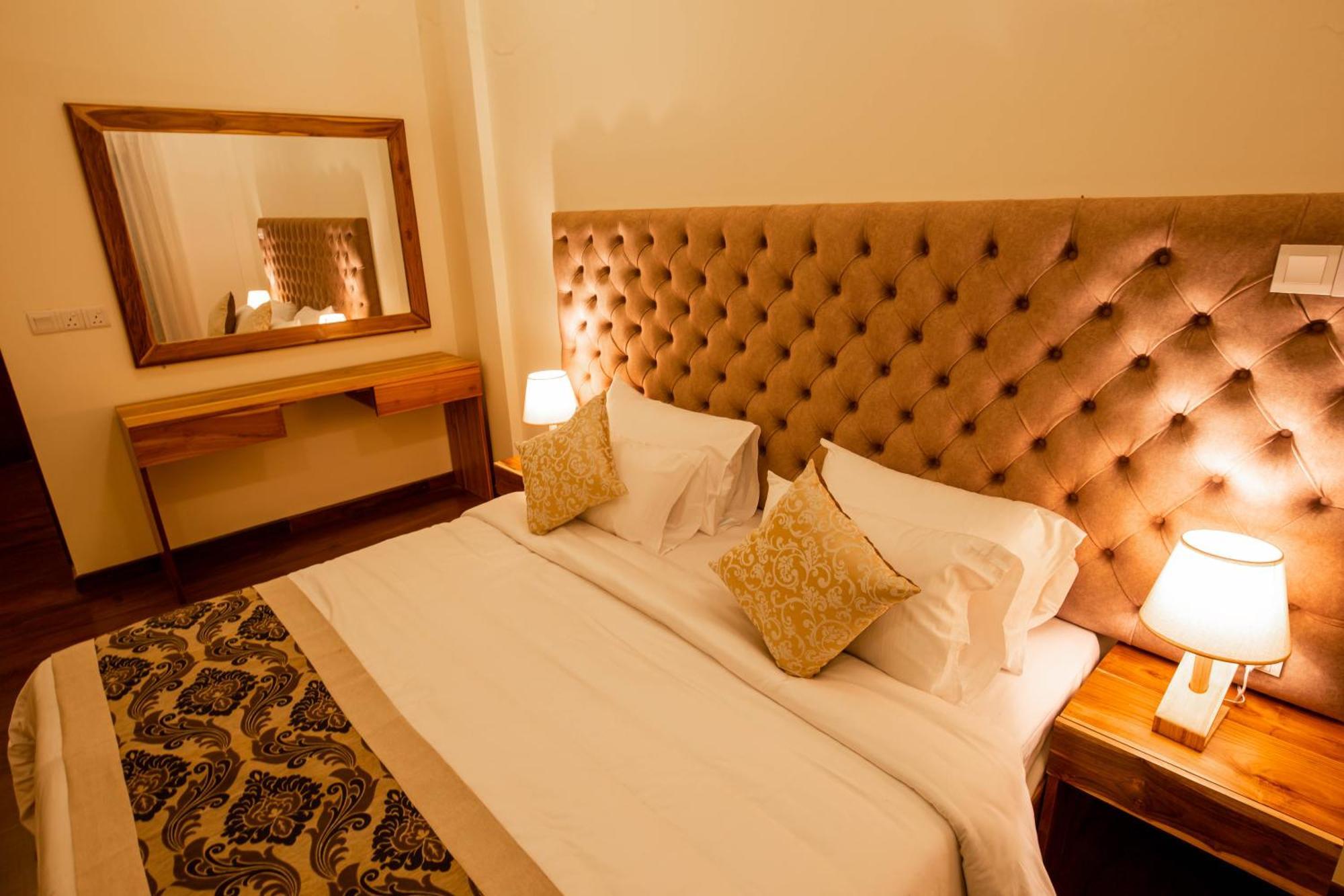 Manthra Leisure Hotel