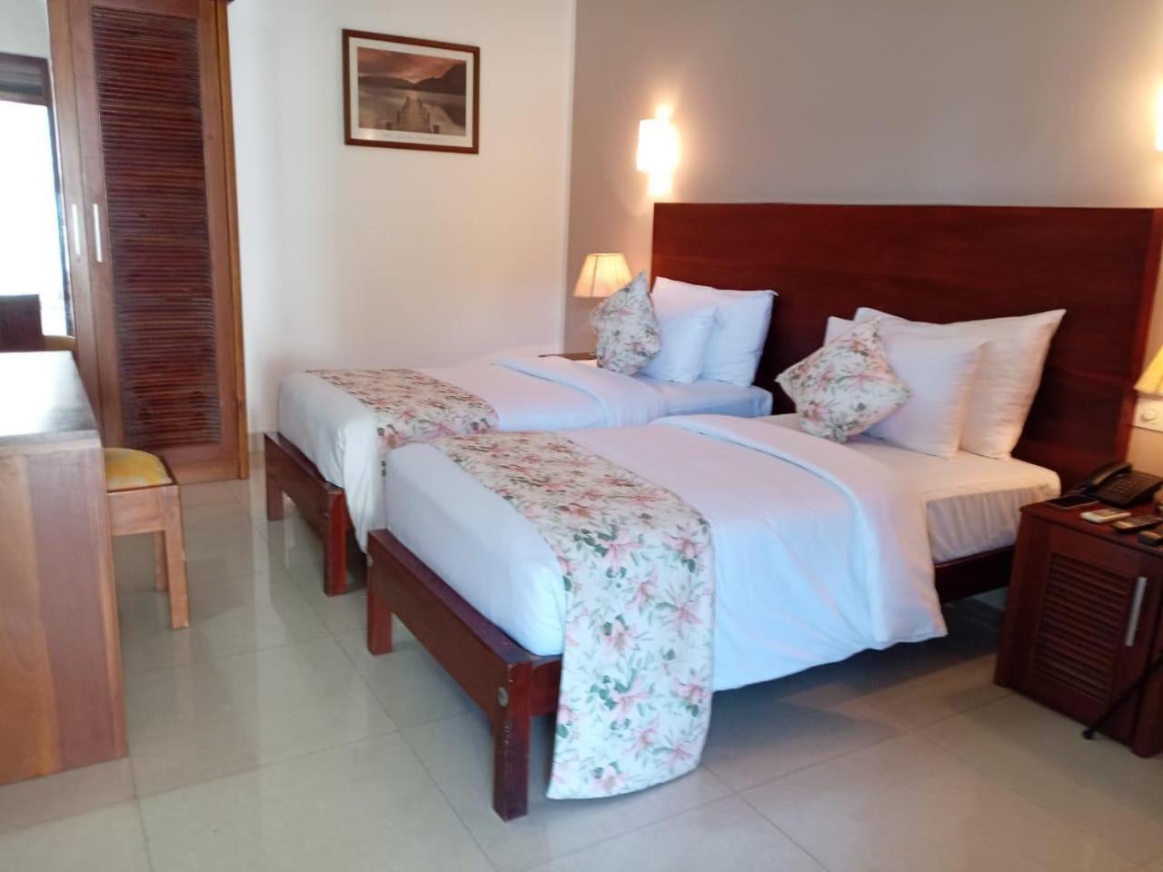 Travellers Nest Hotel