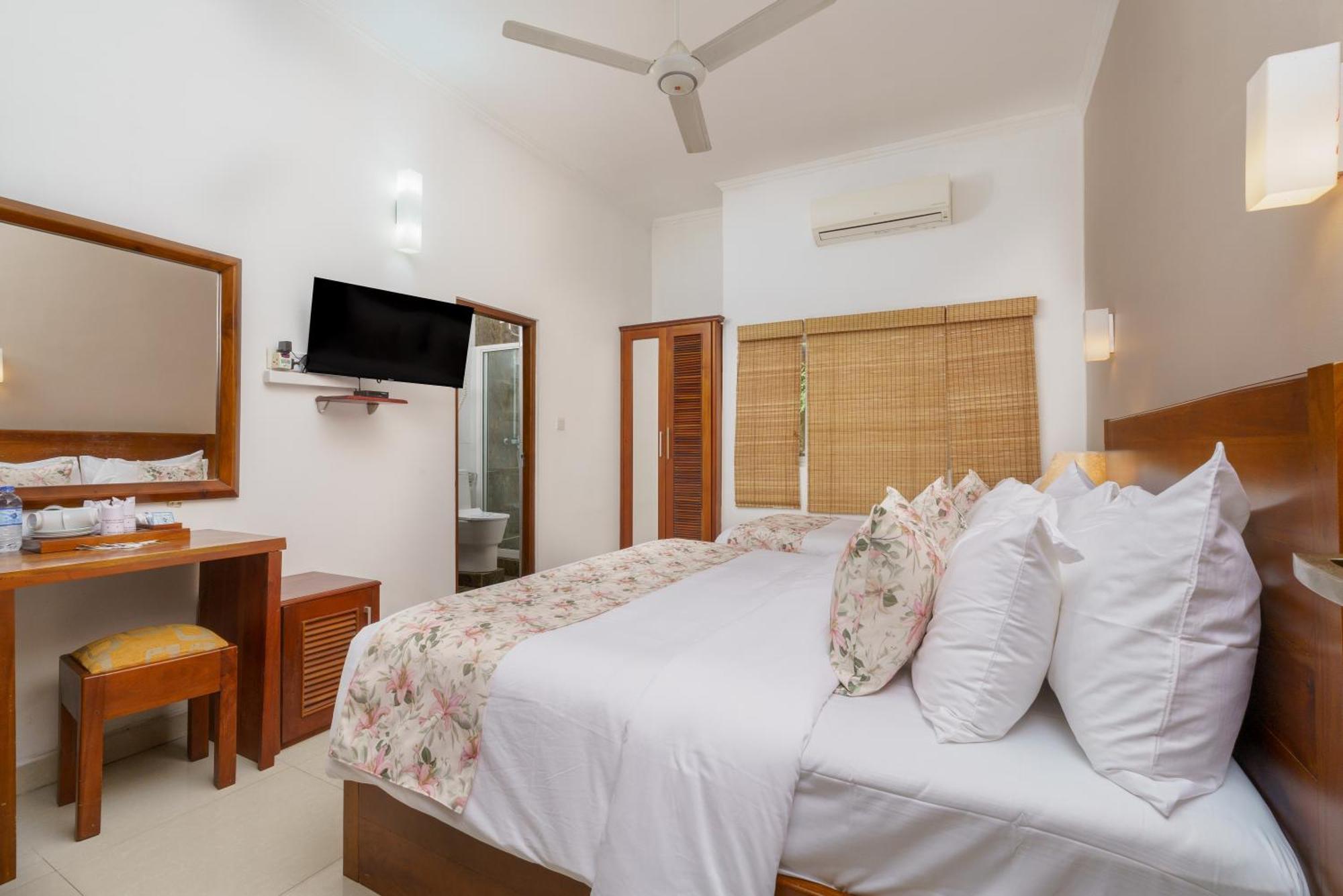 Travellers Nest Hotel 4*