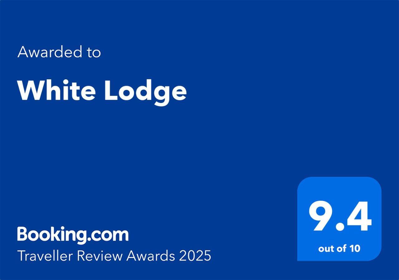 White 3* Kandy