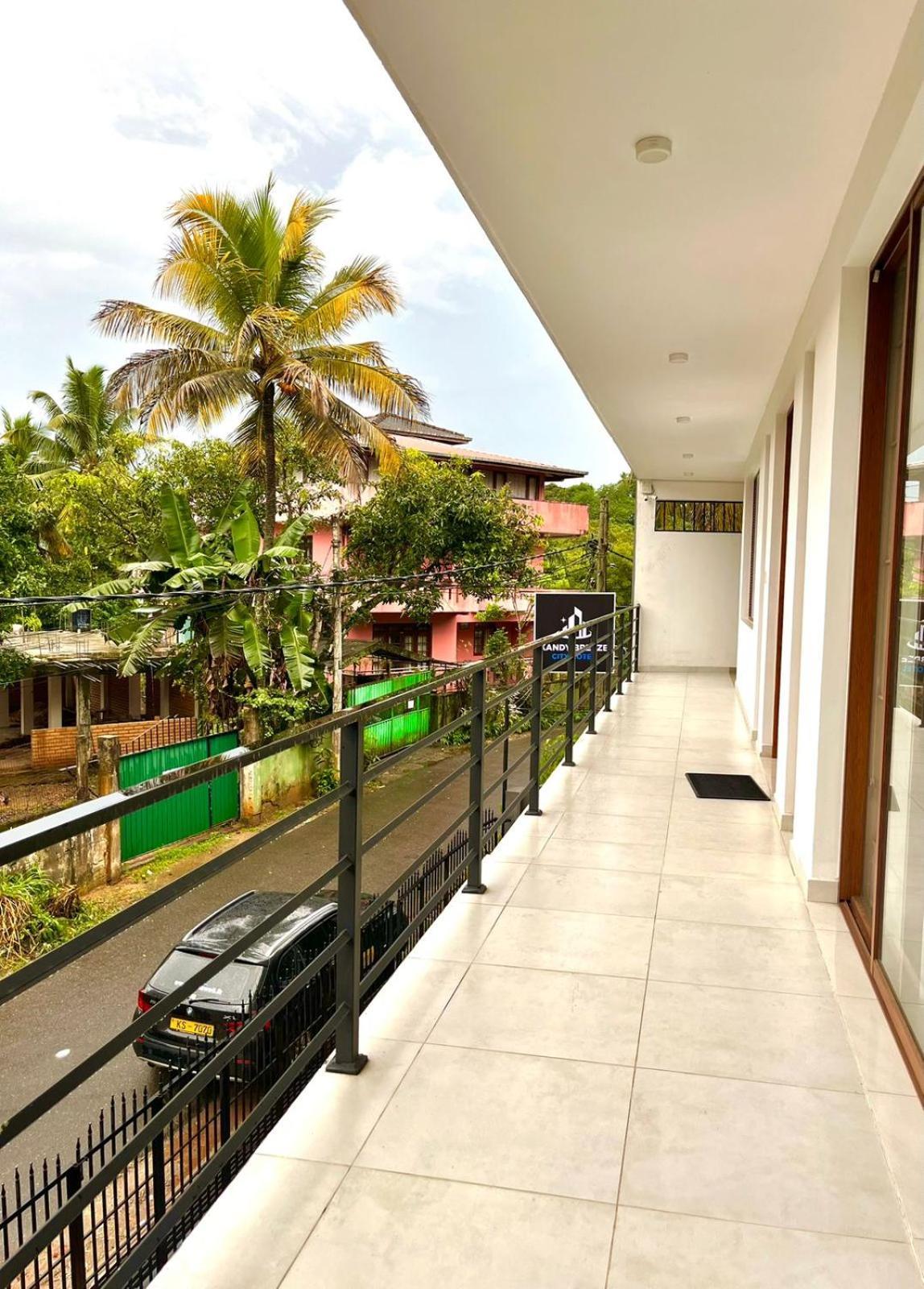 Apartment Breeze
