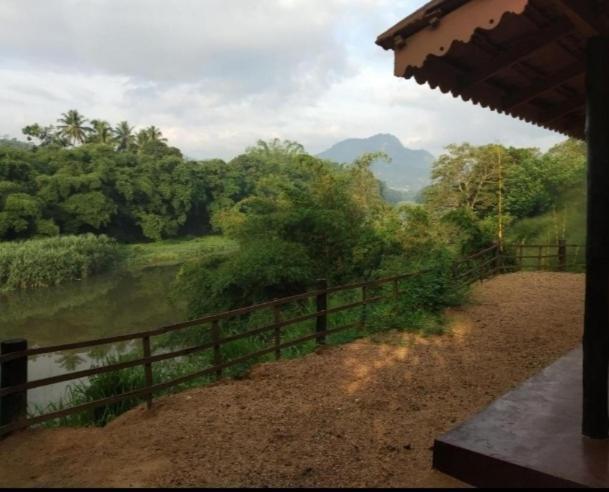 Okaya * Kandy