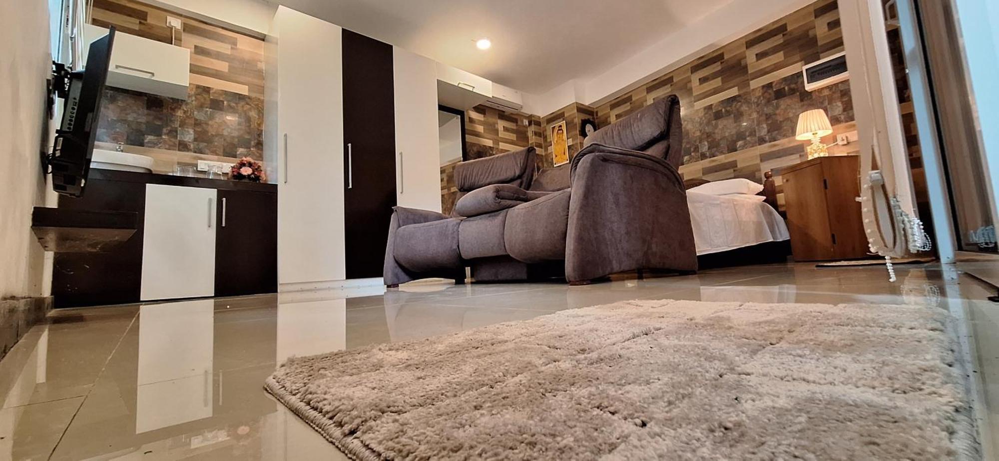 Malee Apartment *