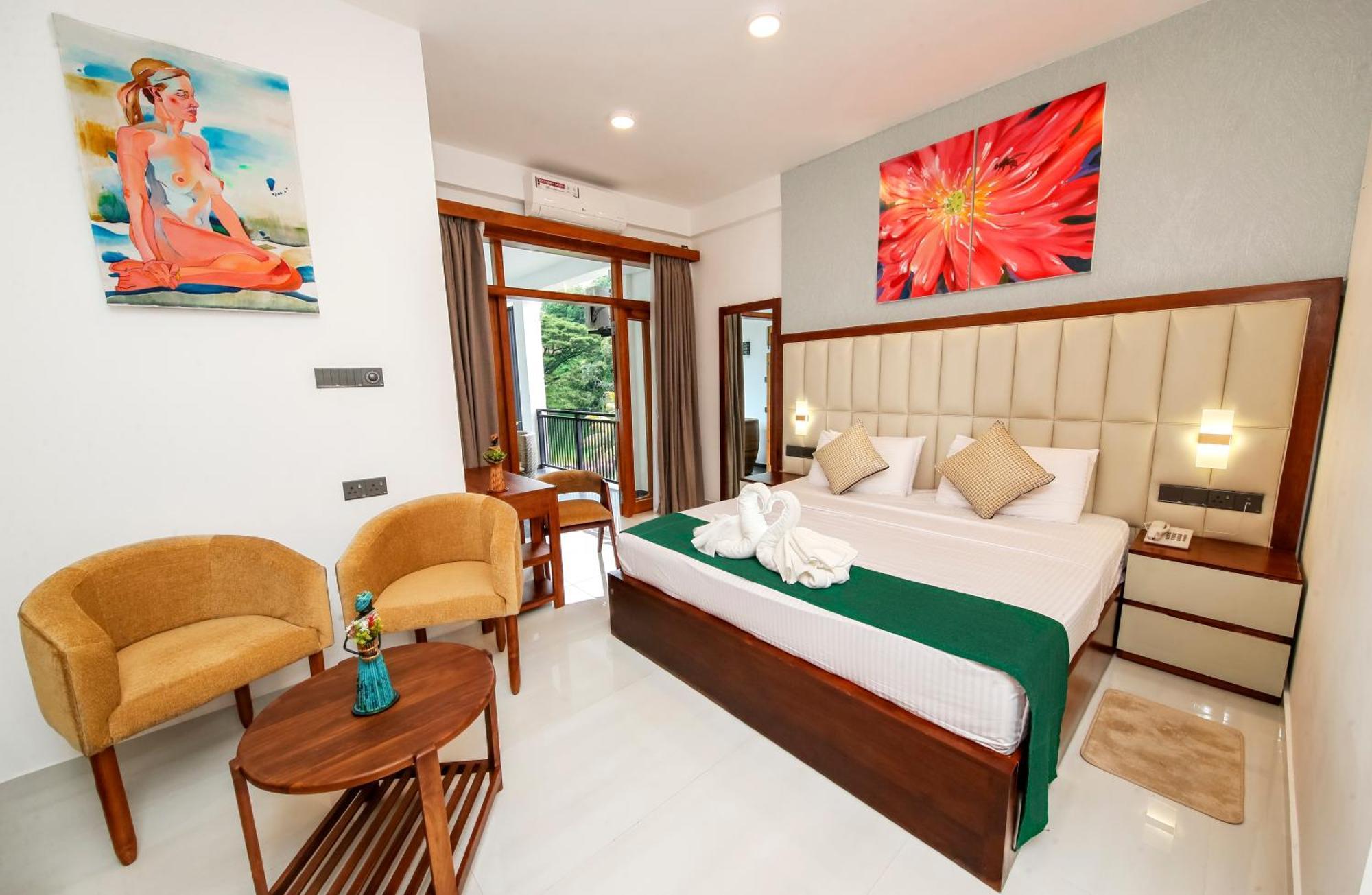 Vishwa Retreat Hotel 4*