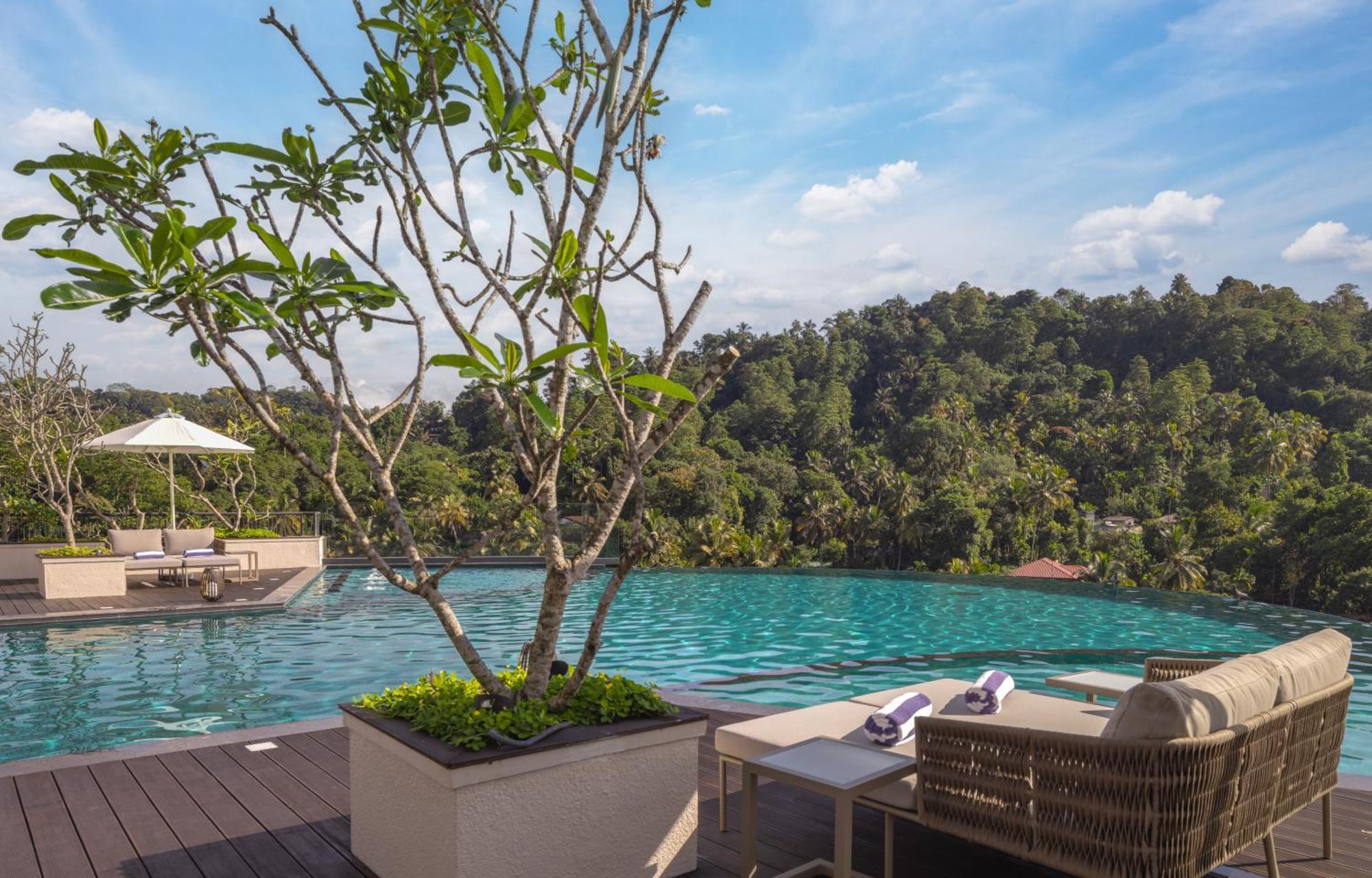 The Golden Crown Hotel 5*