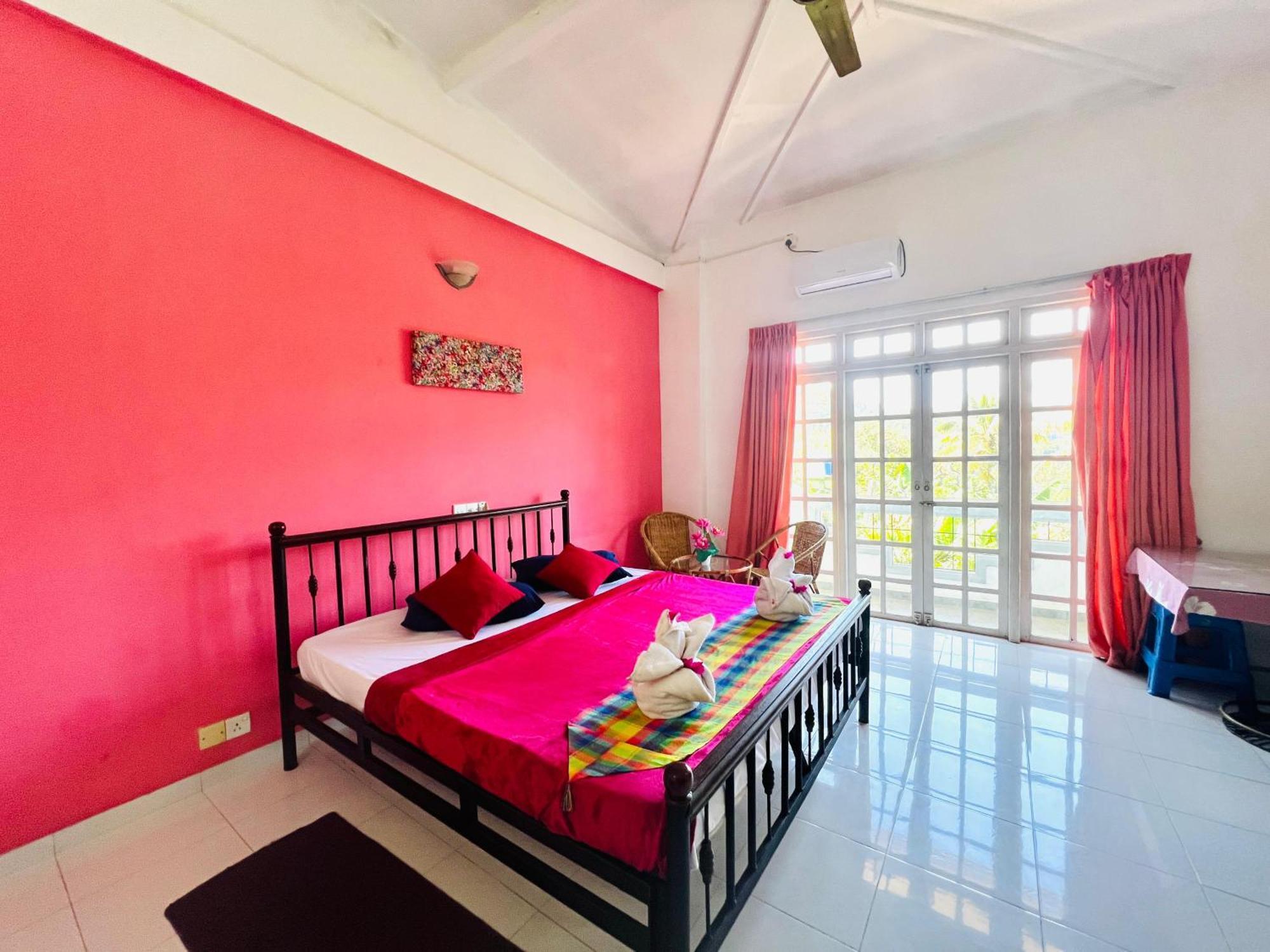 New Blue Mount View Hotel Kandy