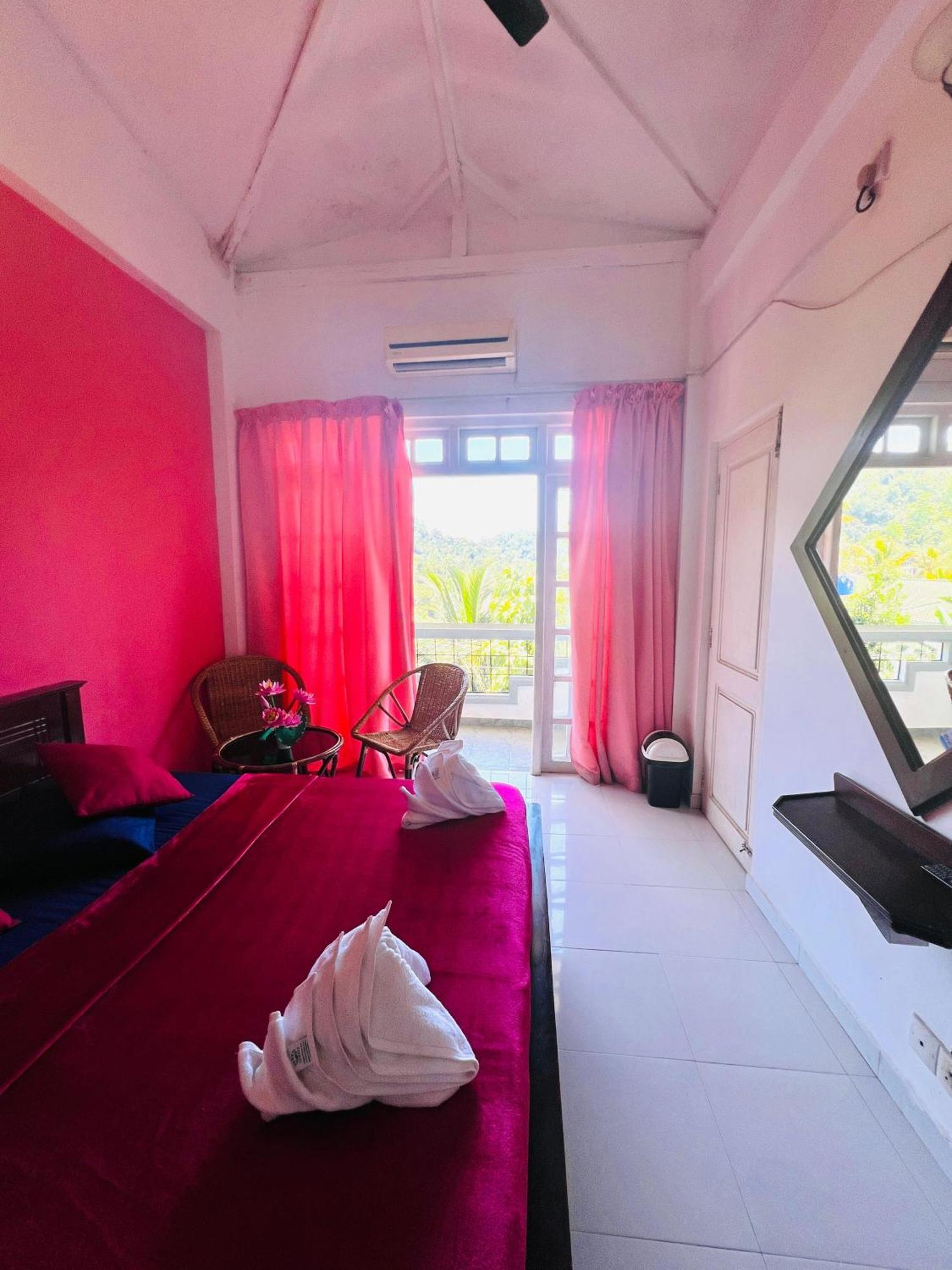 New Blue Mount View Hotel Kandy