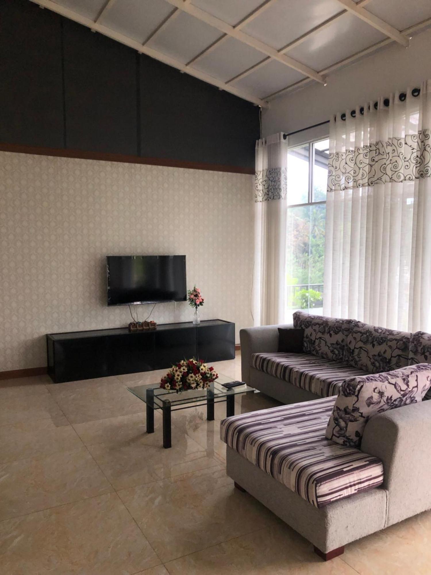 Luck-c Homestay *