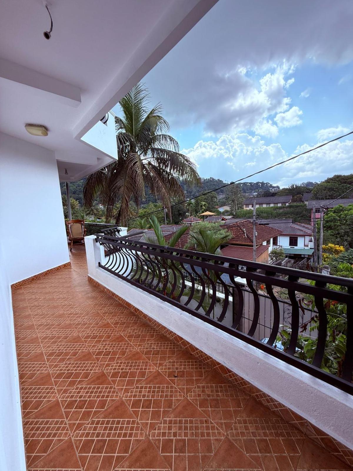 Resident View Homestay *