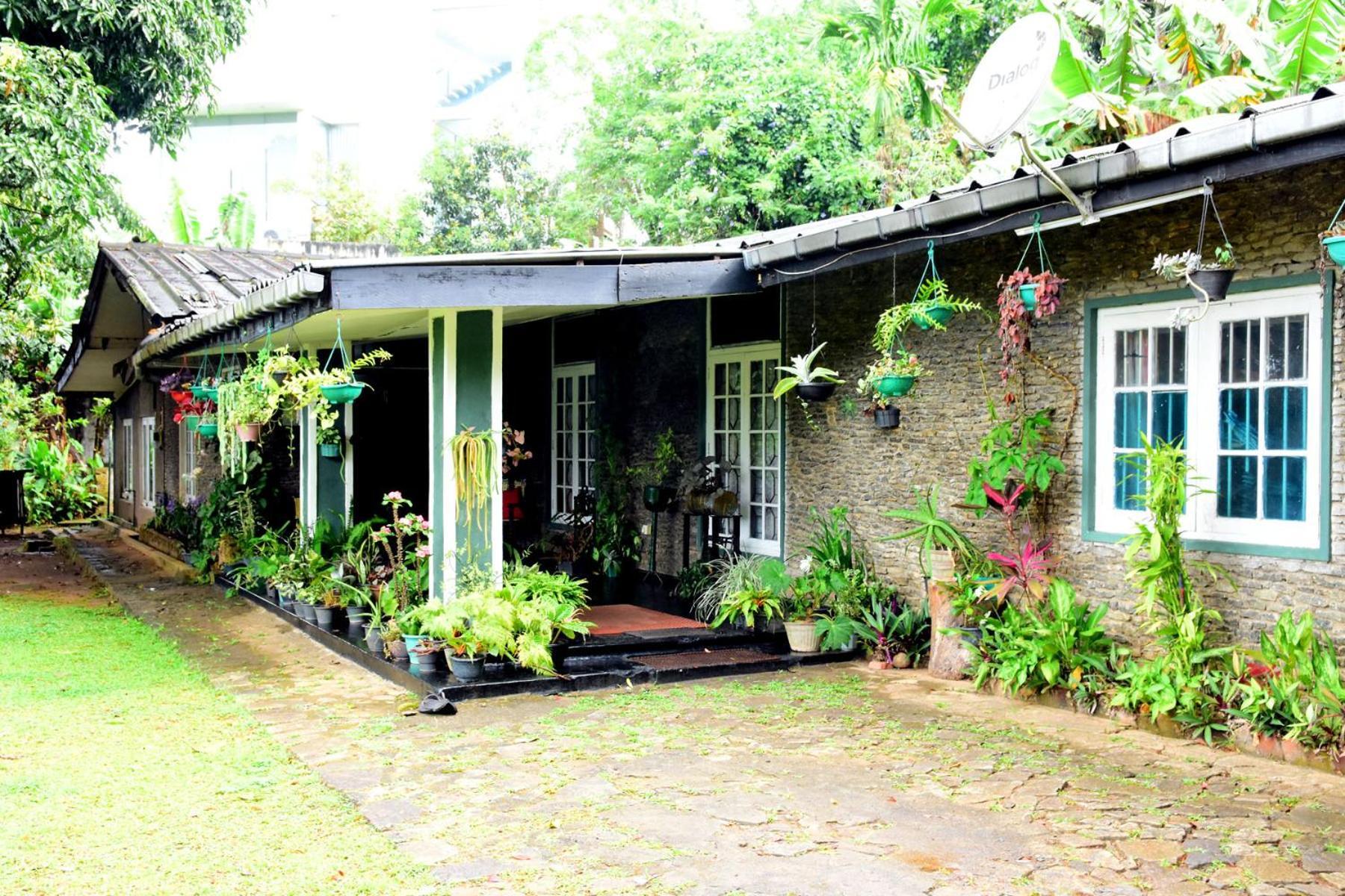 Bed & Breakfast Garden Retreat *