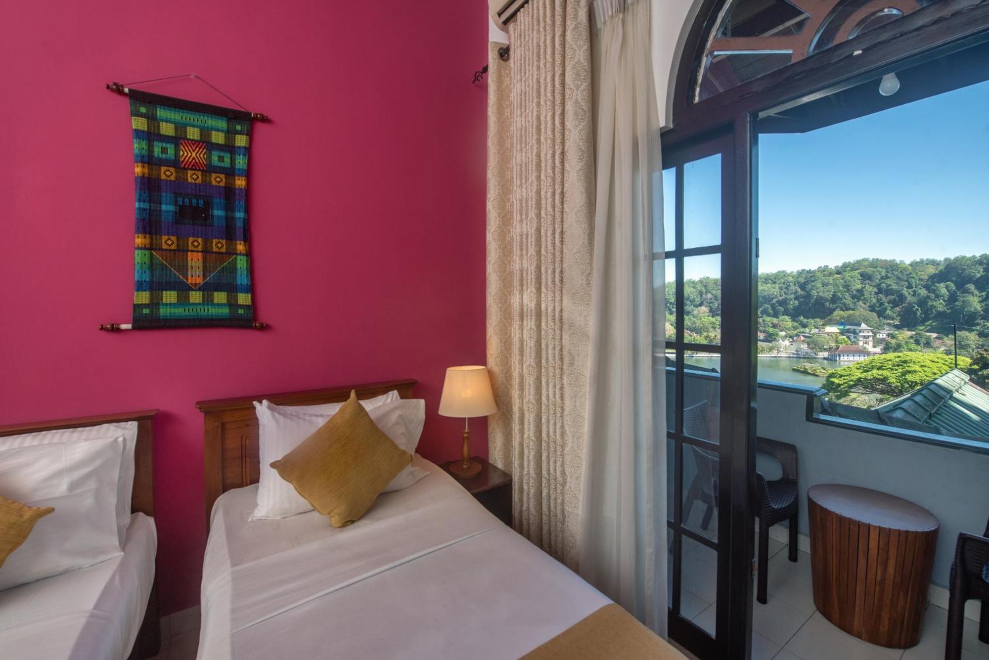 Ceyloni Residency Hotel 2*