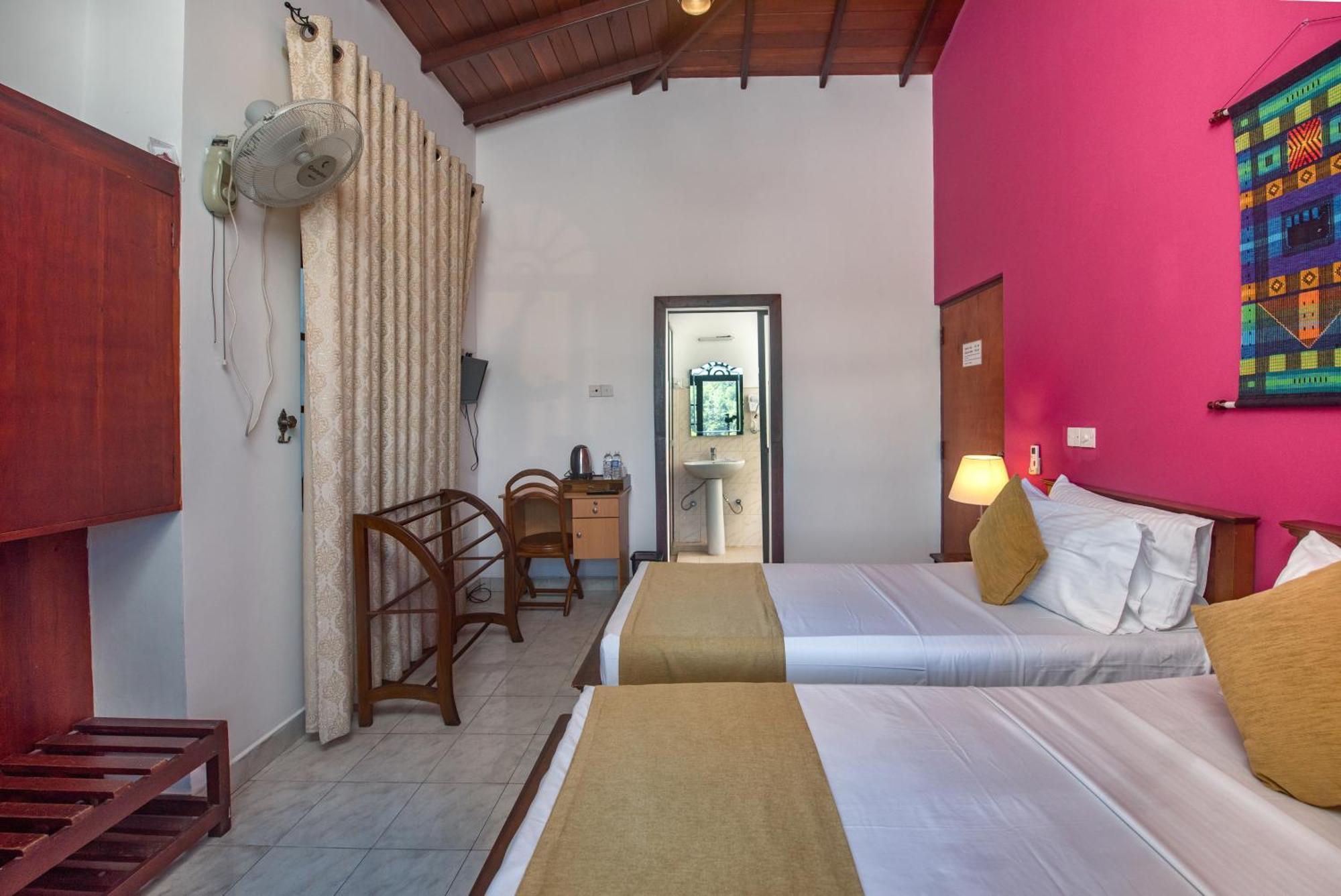 Ceyloni Residency Hotel