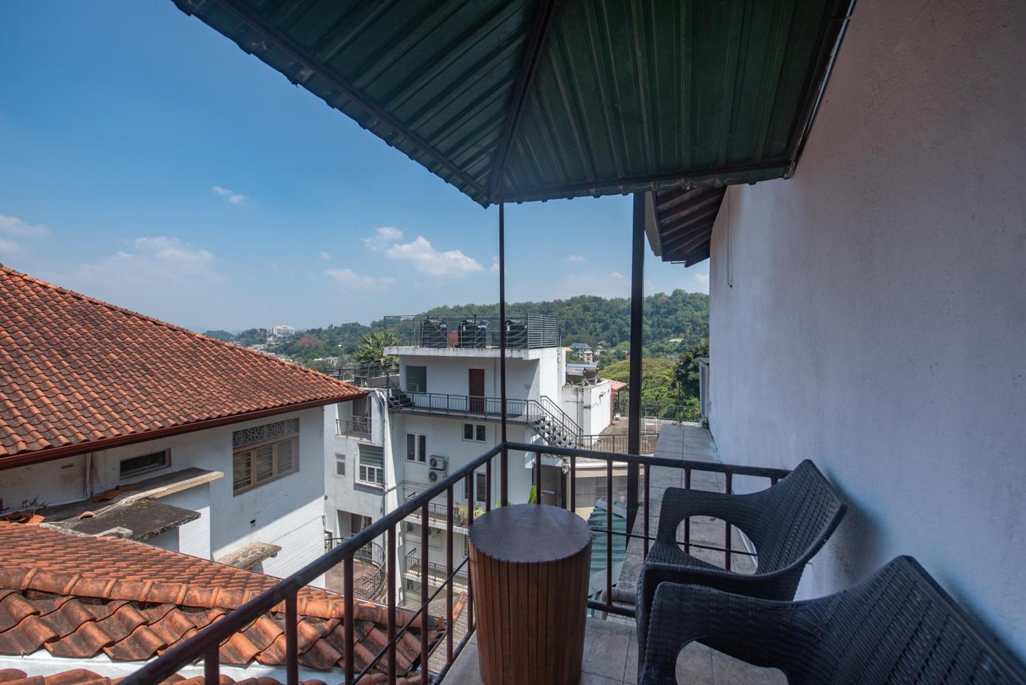 Hotel Ceyloni Residency 2*