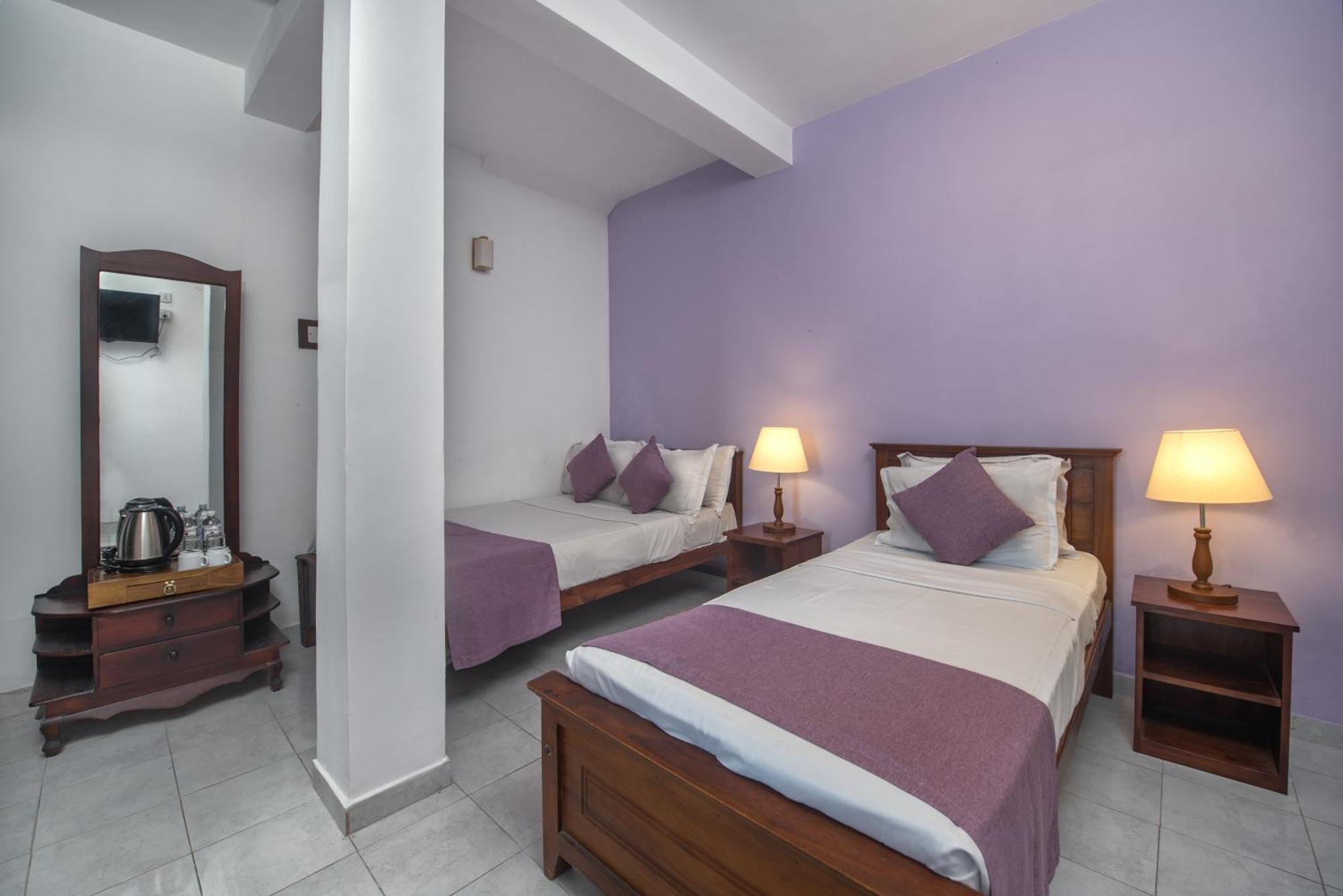 Ceyloni Residency Hotel 2*