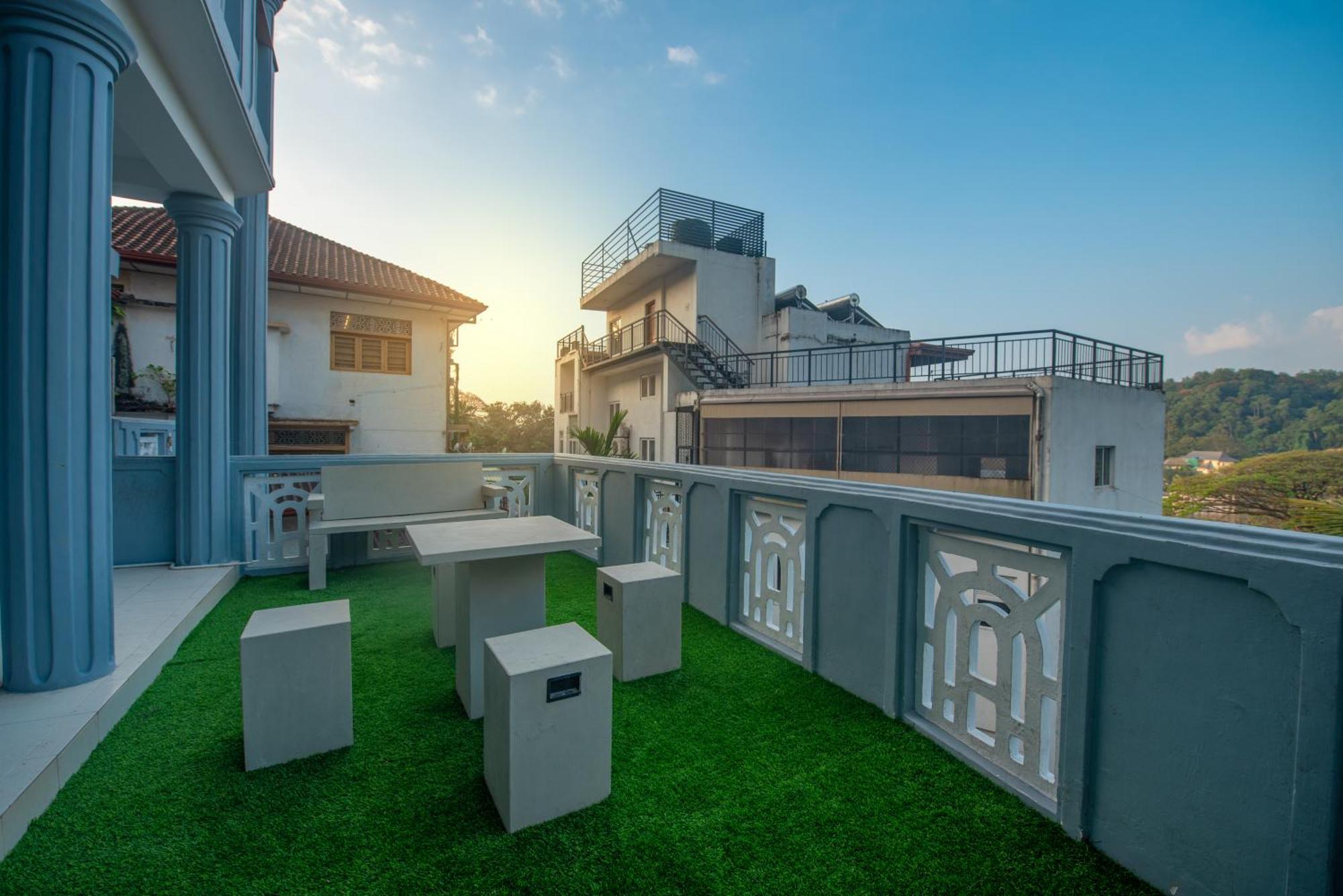 Hotel Ceyloni Residency 2*