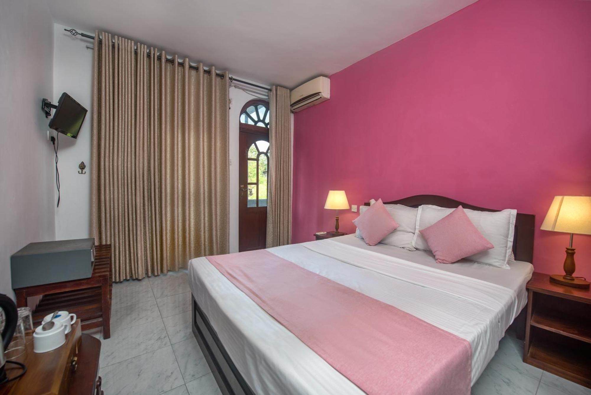 Ceyloni Residency Hotel Kandy