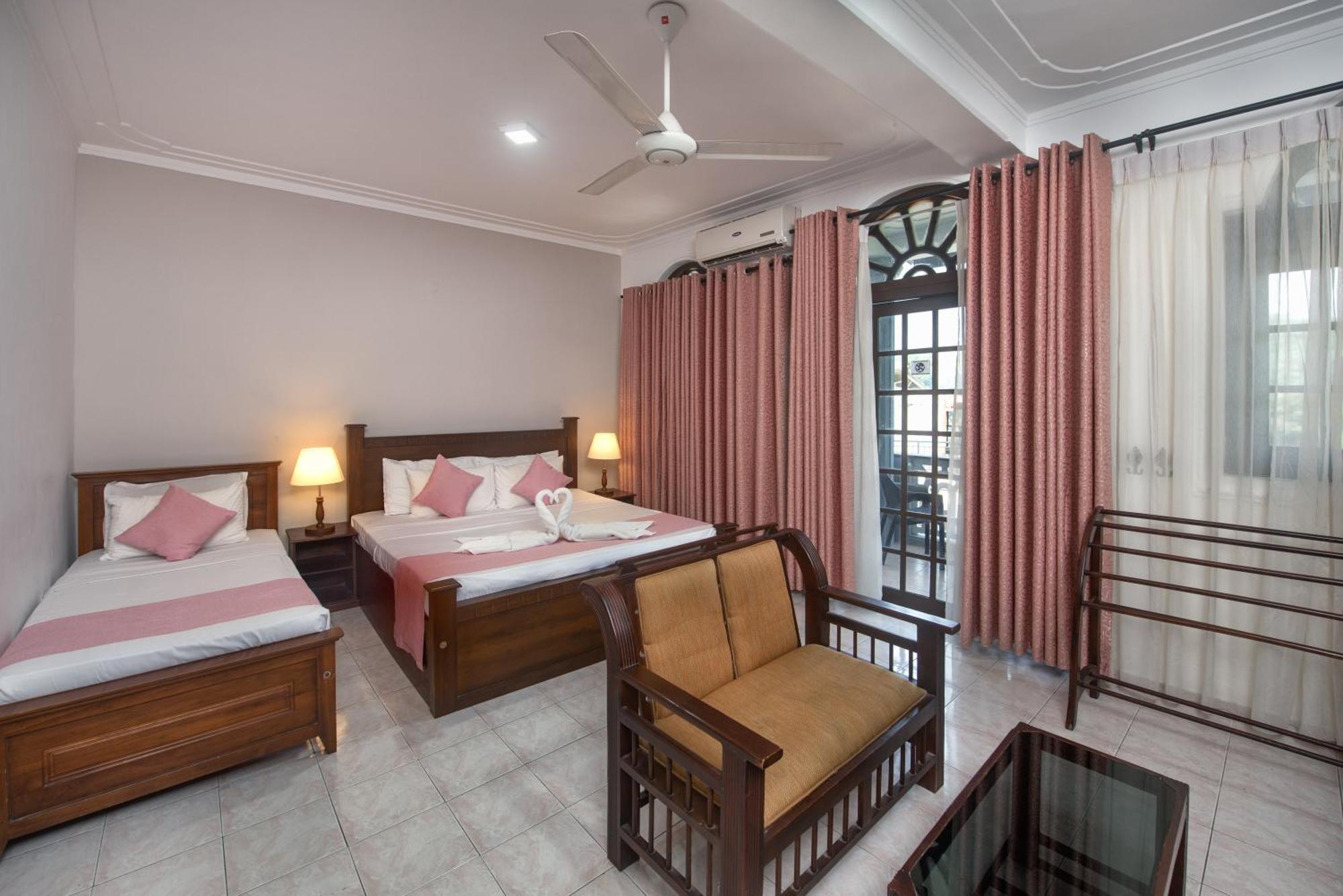 Hotel Ceyloni Residency 2*