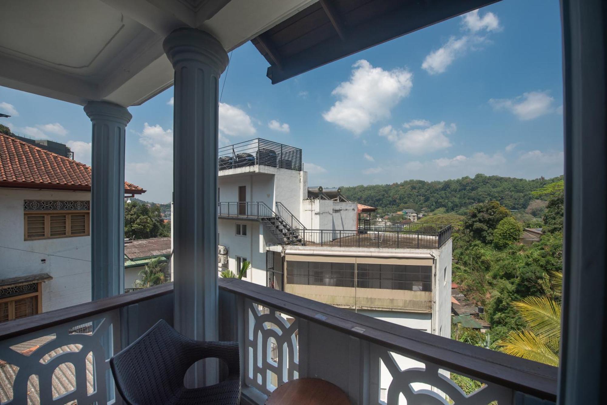 Ceyloni Residency Hotel Kandy