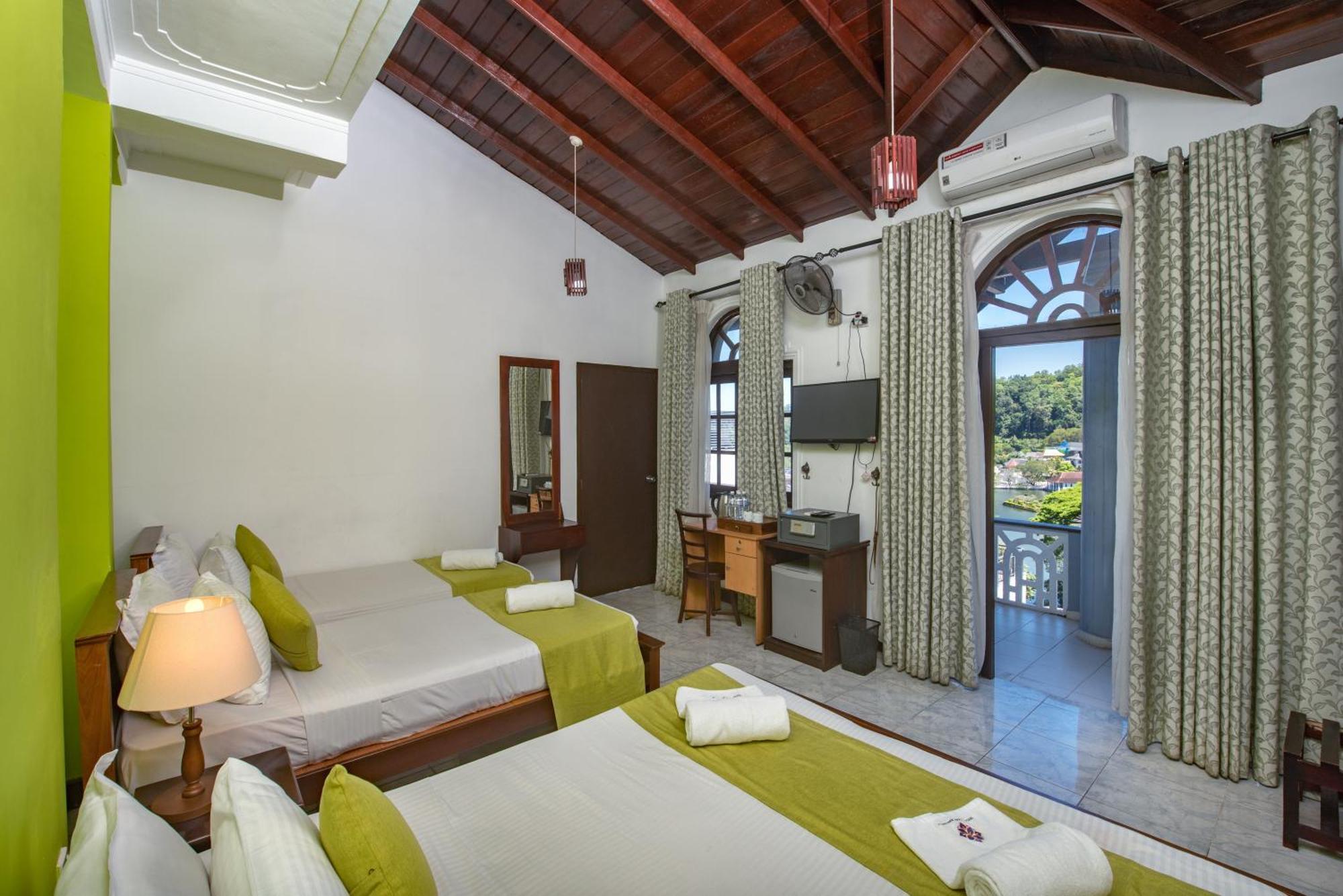 Hotel Ceyloni Residency Kandy