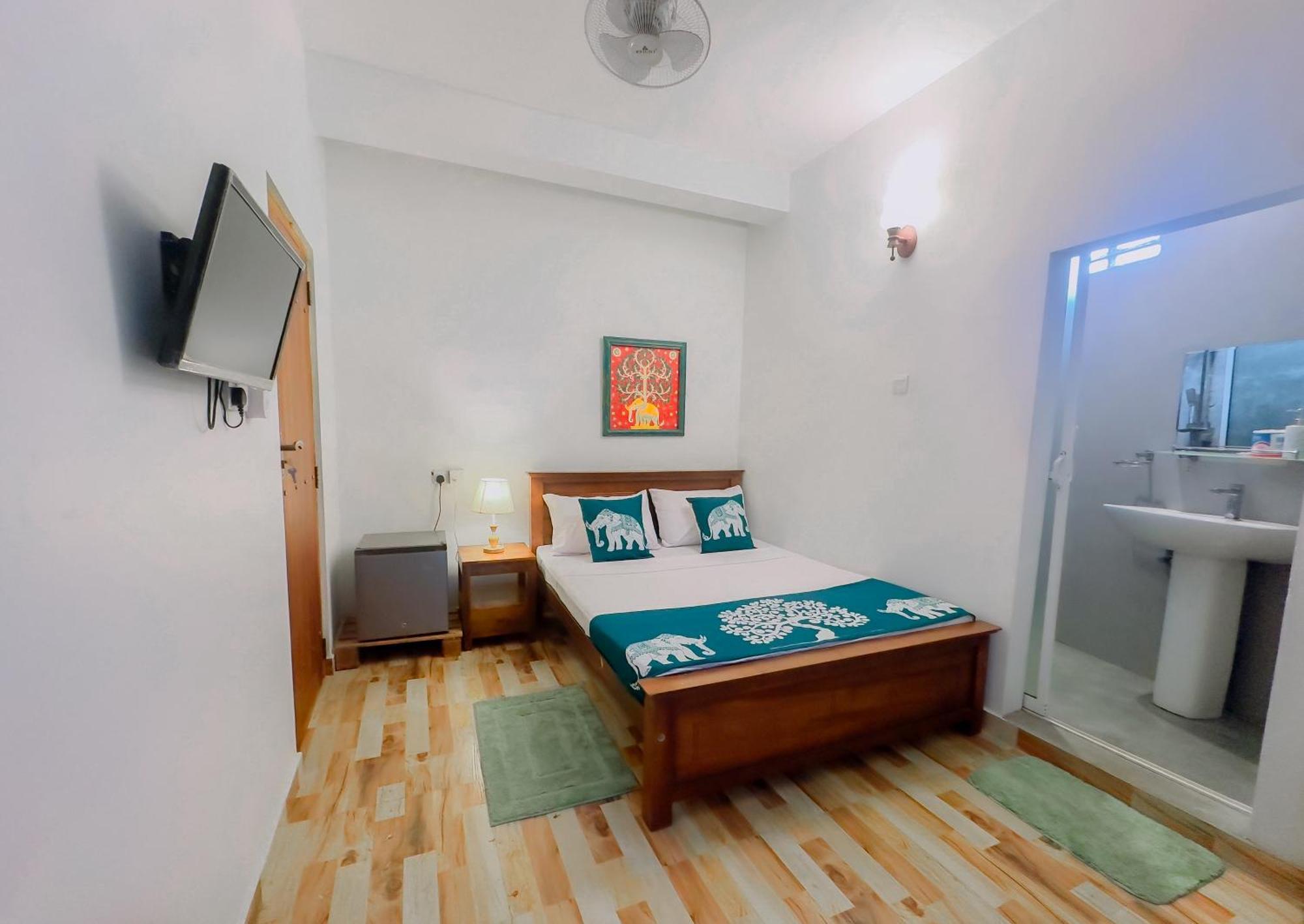 Homestay The & Mirror