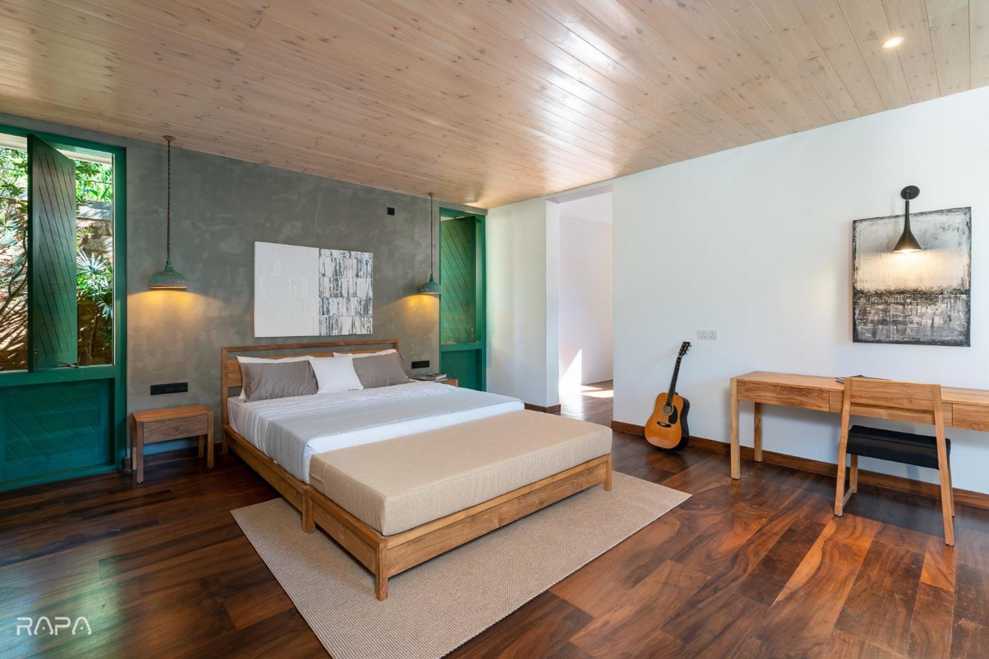 Paradise Itzu Hotel *