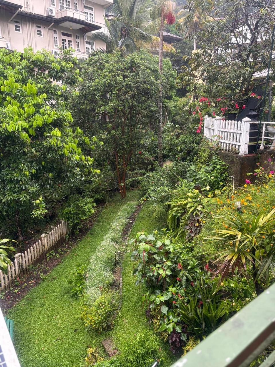 Apartment Creek Edge *