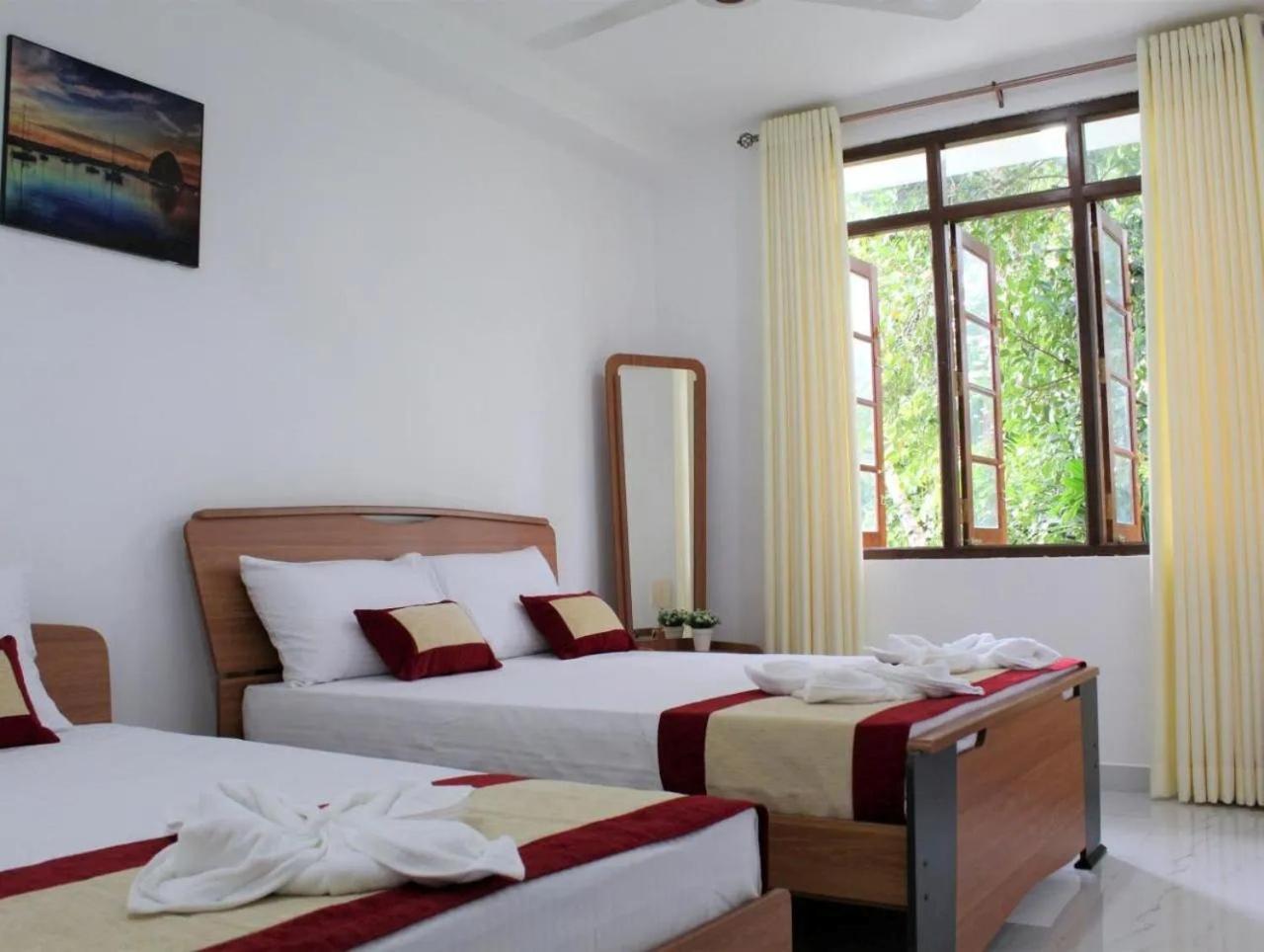 N045stay * Kandy