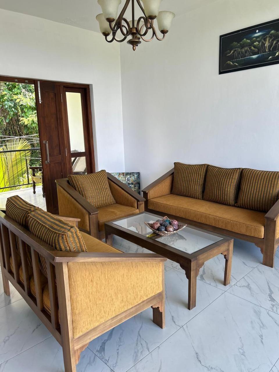Bed & Breakfast Chandani's *